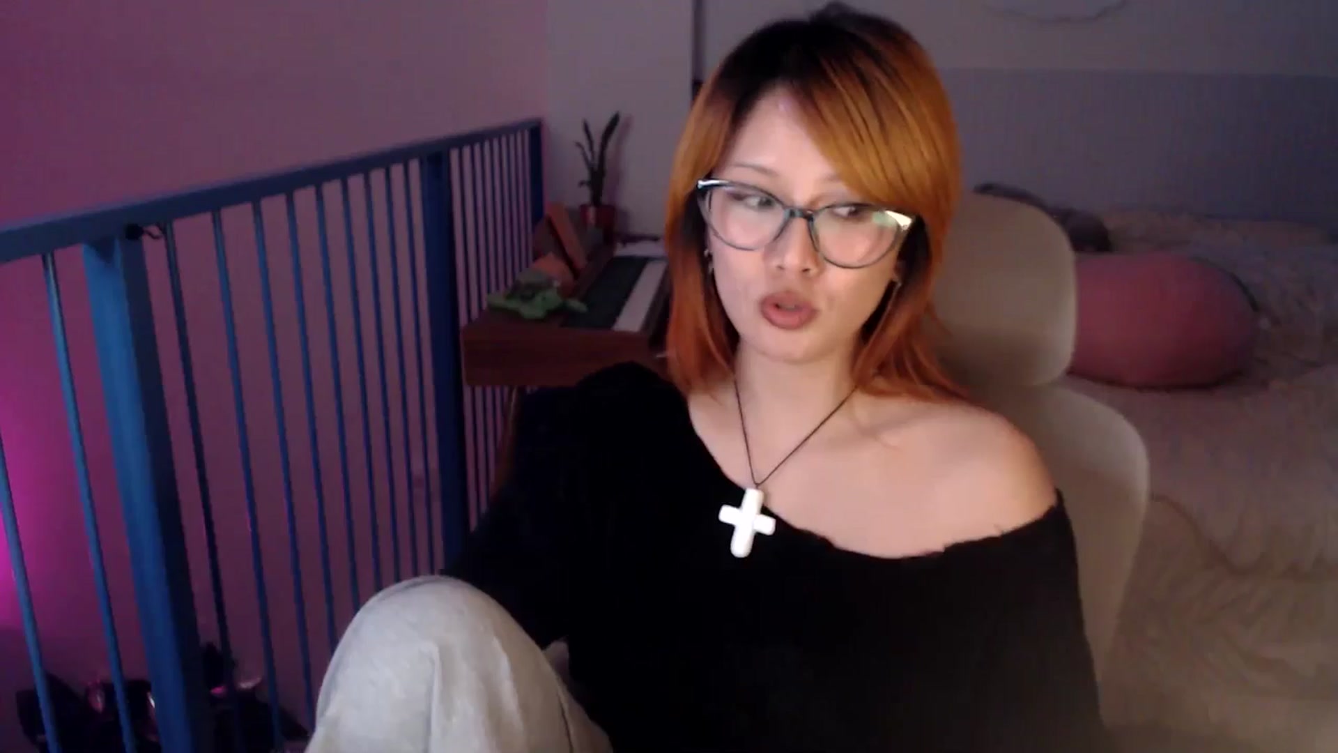 Gallery image thumbnail from Sleepych3w's myfreecams stream on, 03/31/2025, 04:43 image 10 of 20