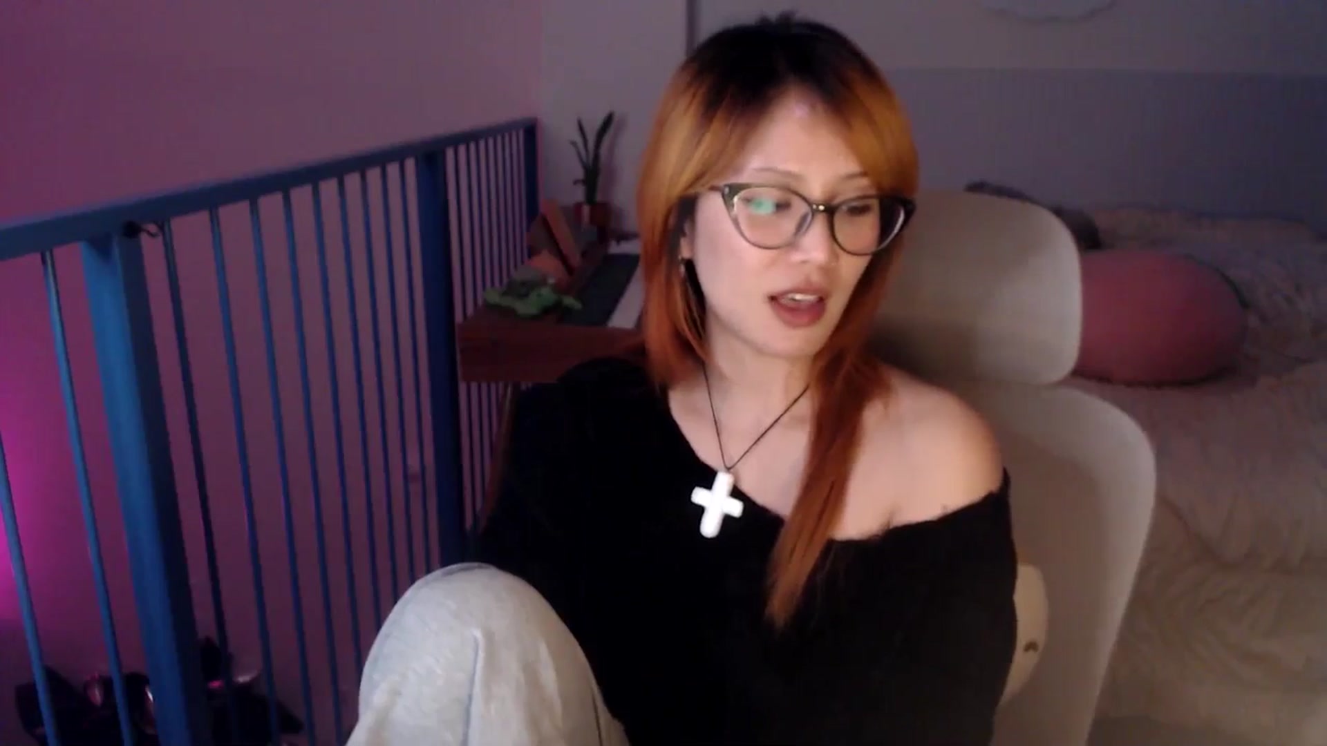 Gallery image thumbnail from Sleepych3w's myfreecams stream on, 03/31/2025, 04:43 image 9 of 20