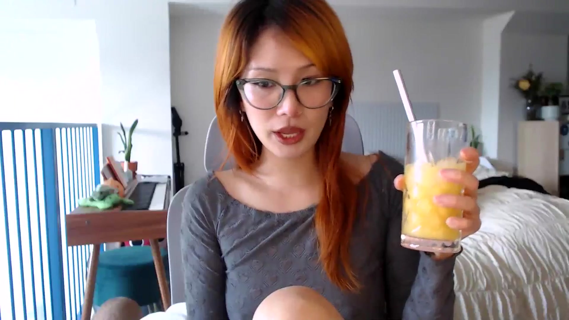 Gallery image thumbnail from Sleepych3w's myfreecams stream on, 04/01/2025, 24:01 image 17 of 20