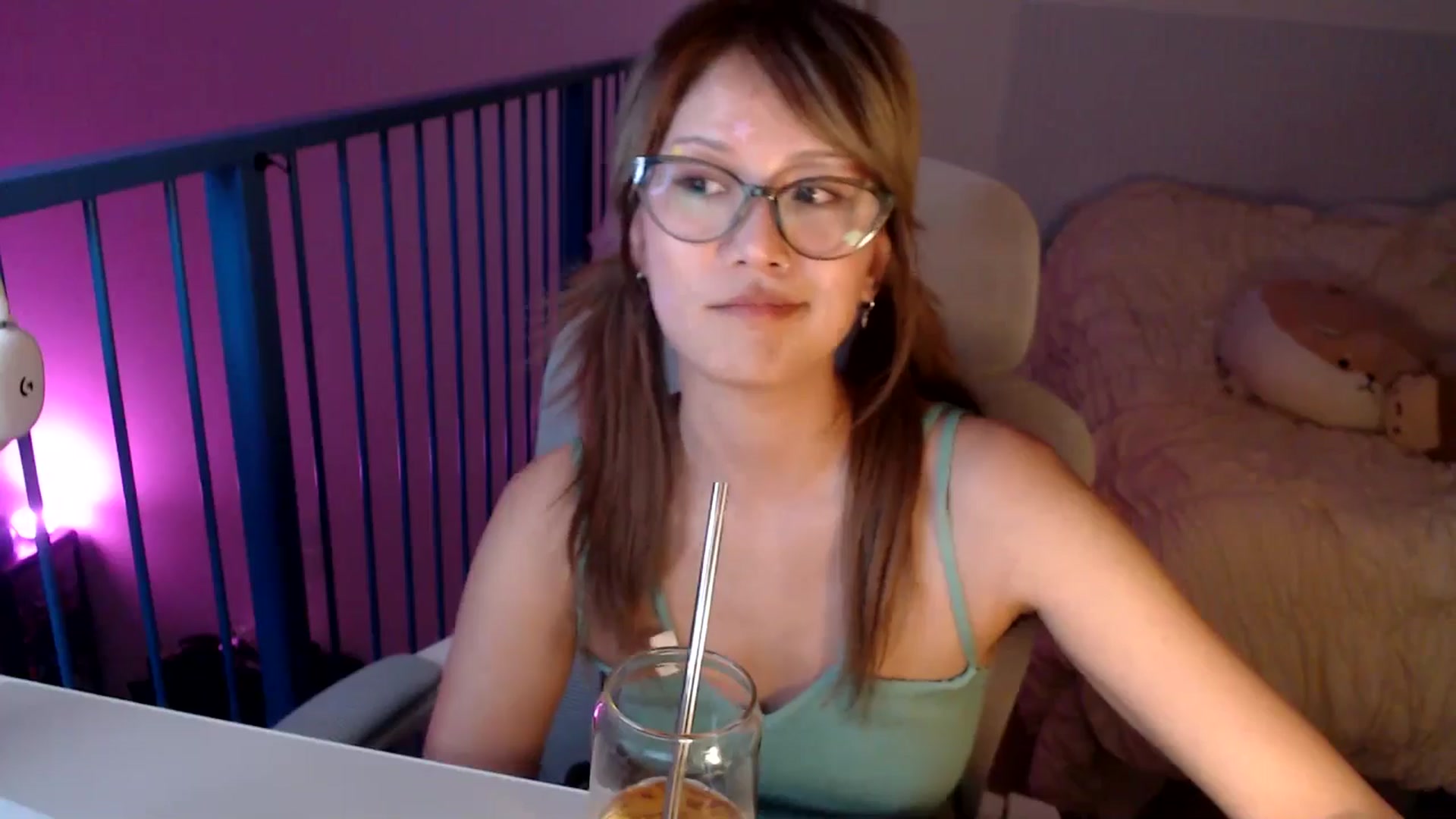Gallery image thumbnail from Sleepych3w's myfreecams stream on, 05/02/2025, 05:55 image 17 of 20