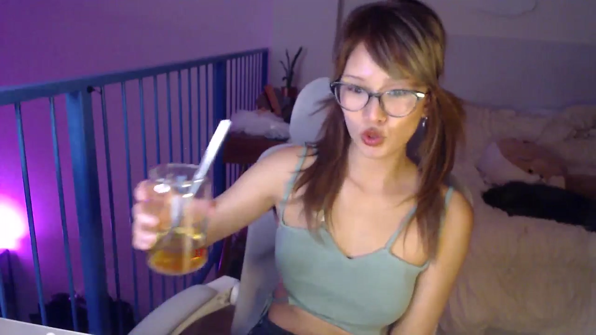 Gallery image thumbnail from Sleepych3w's myfreecams stream on, 05/02/2025, 05:55 image 3 of 20