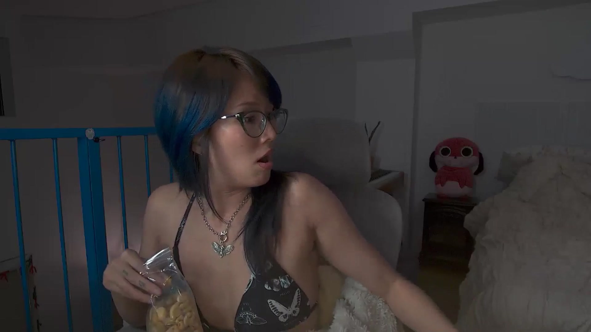 Gallery image thumbnail from Sleepych3w's myfreecams stream on, 05/26/2025, 06:49 image 14 of 20