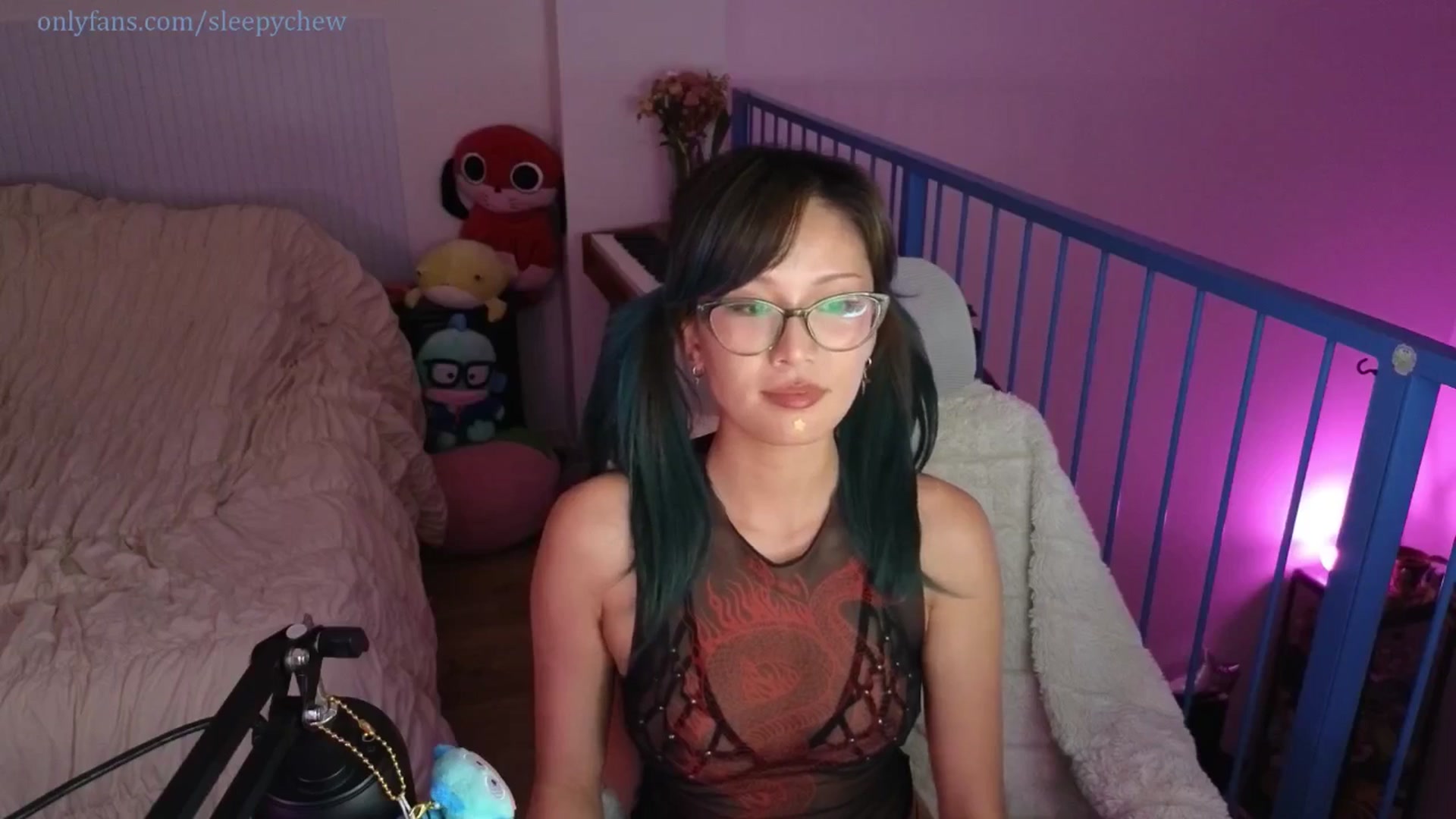 Gallery image thumbnail from Sleepych3w's myfreecams stream on, 07/19/2025, 07:27 image 12 of 20