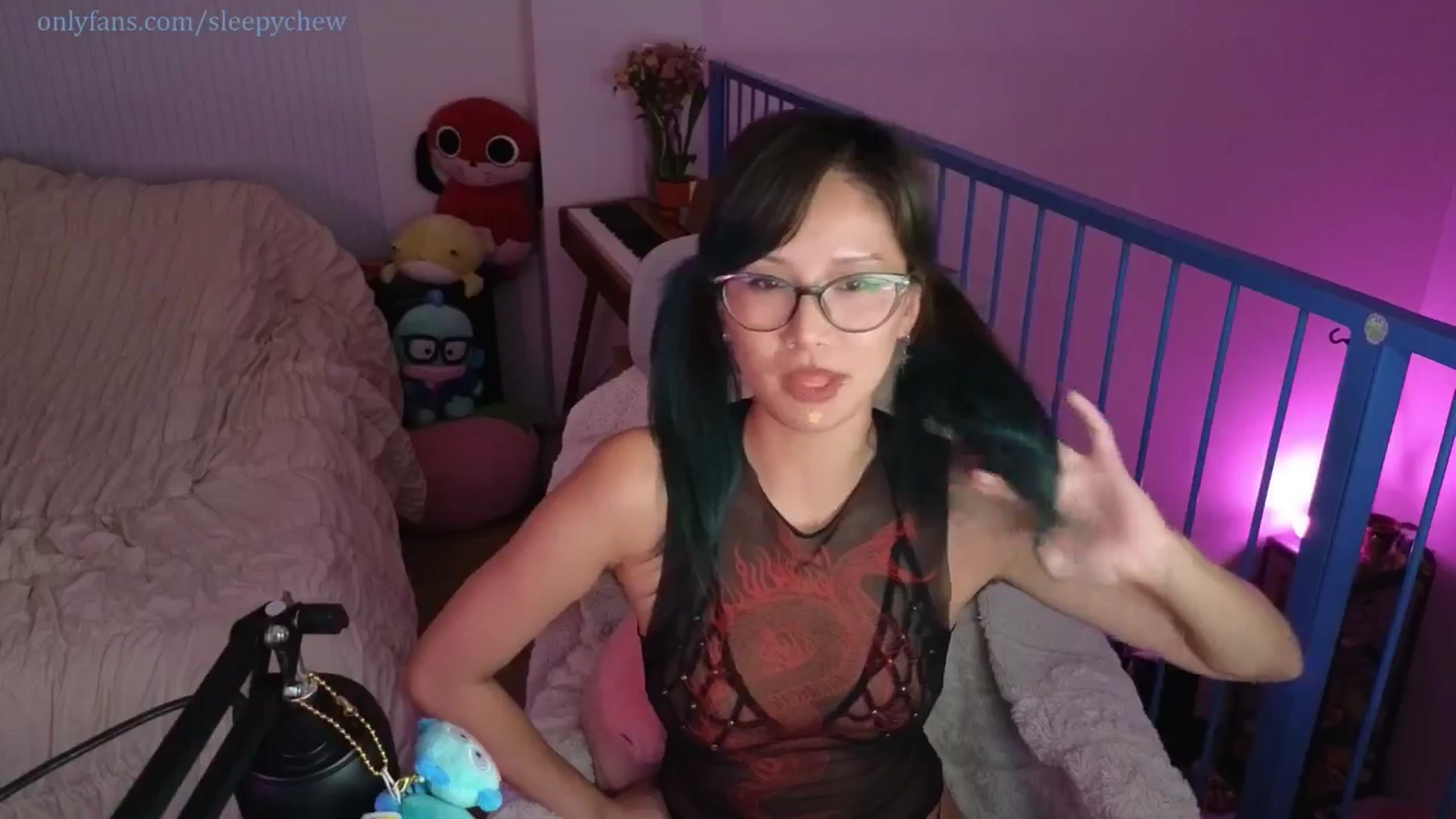 Gallery image thumbnail from Sleepych3w's myfreecams stream on, 07/19/2025, 07:27 image 16 of 20