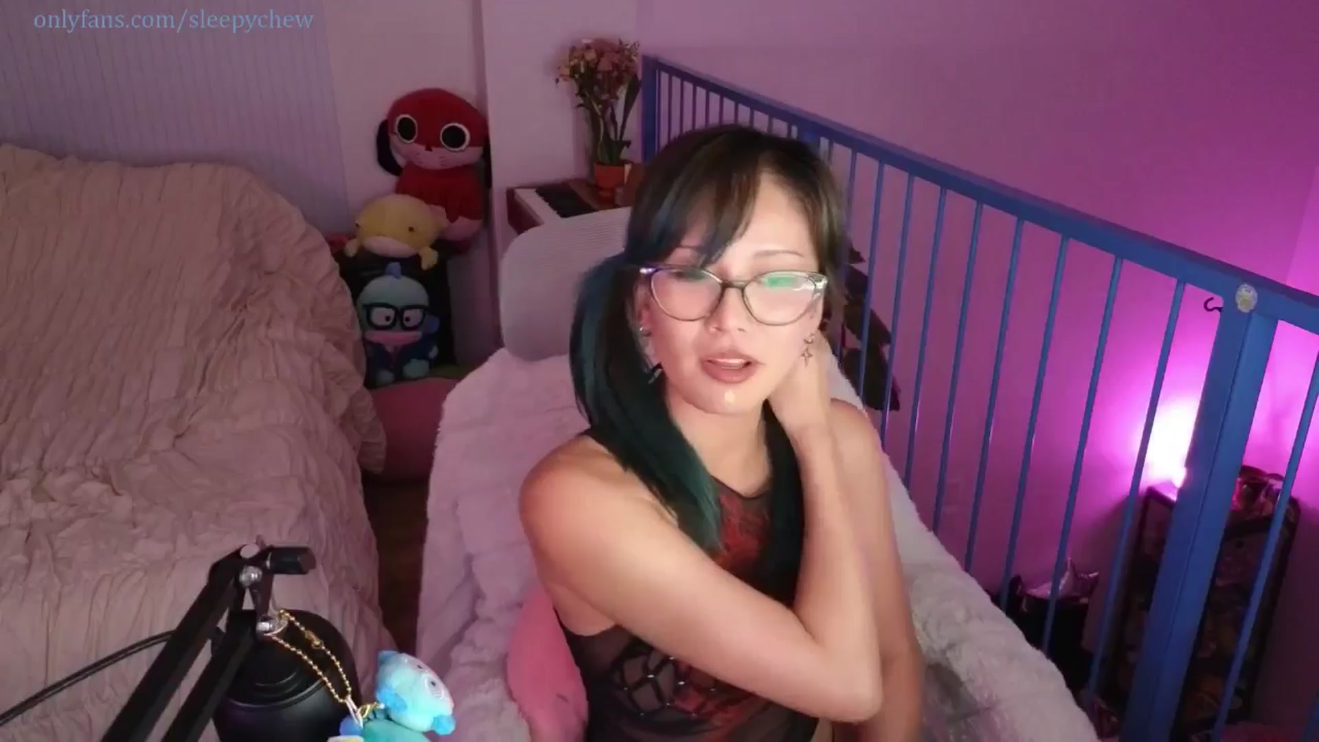 Gallery image thumbnail from Sleepych3w's myfreecams stream on, 07/19/2025, 07:27 image 17 of 20