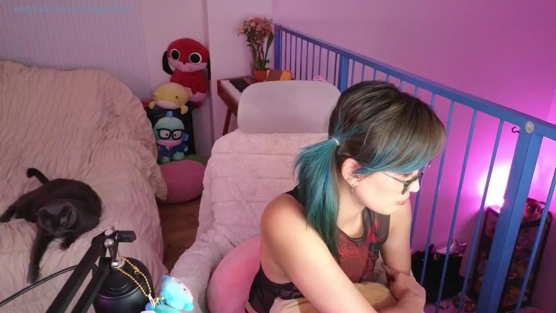 Gallery image thumbnail from Sleepych3w's myfreecams stream on, 07/19/2025, 07:27 image 4 of 20
