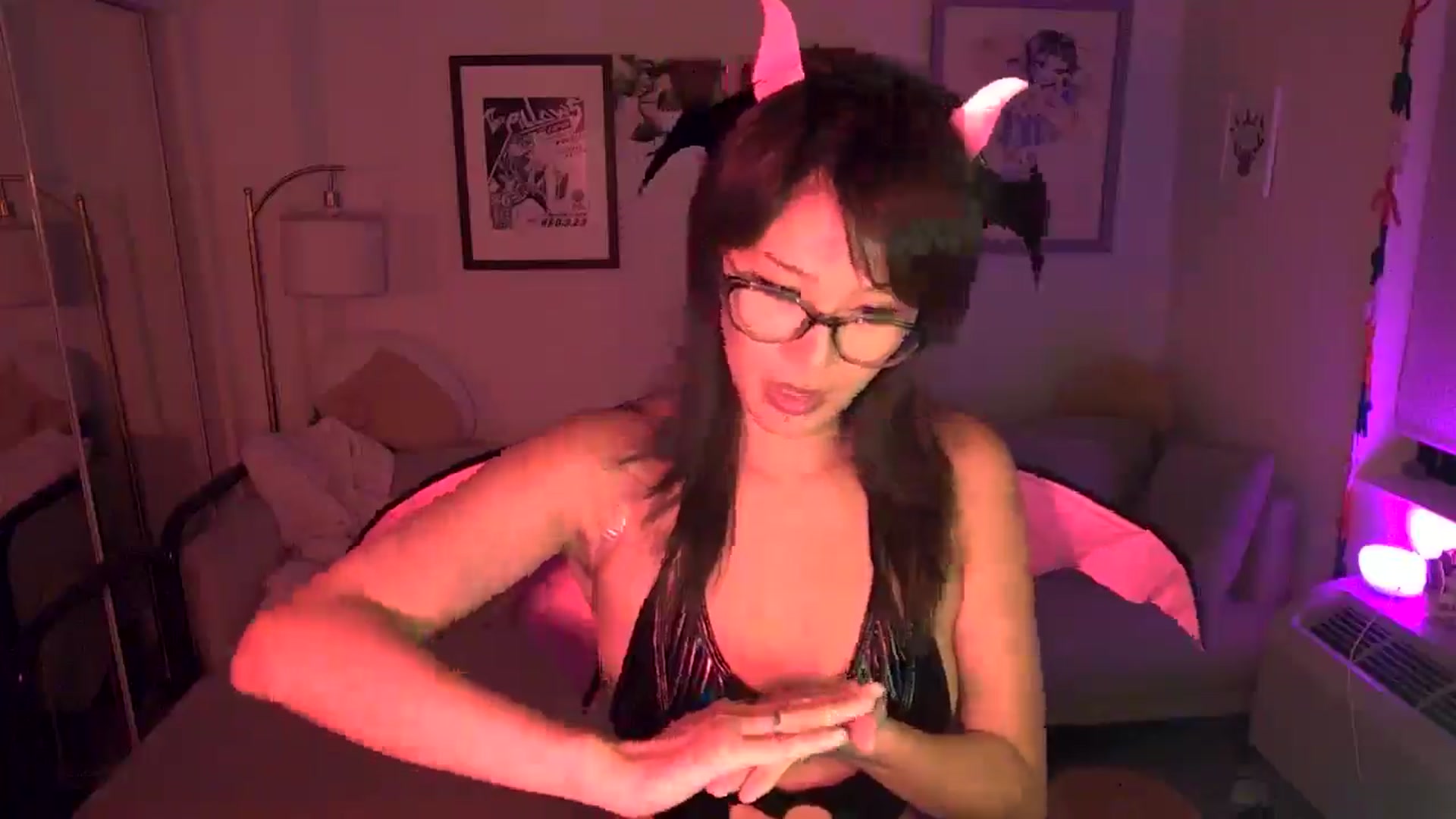 Gallery image thumbnail from Sleepych3w's myfreecams stream on, 08/22/2025, 06:14 image 2 of 20