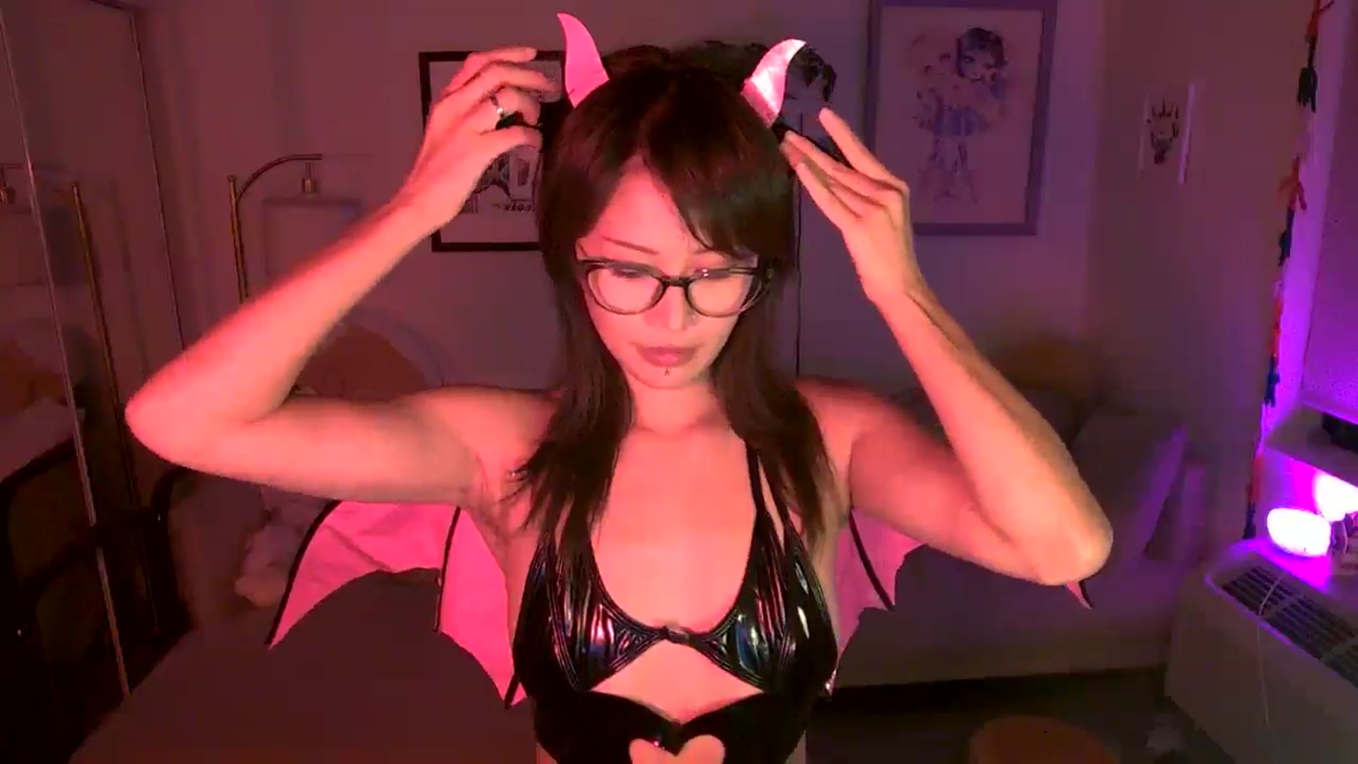 Gallery image thumbnail from Sleepych3w's myfreecams stream on, 08/22/2025, 06:14 image 13 of 20