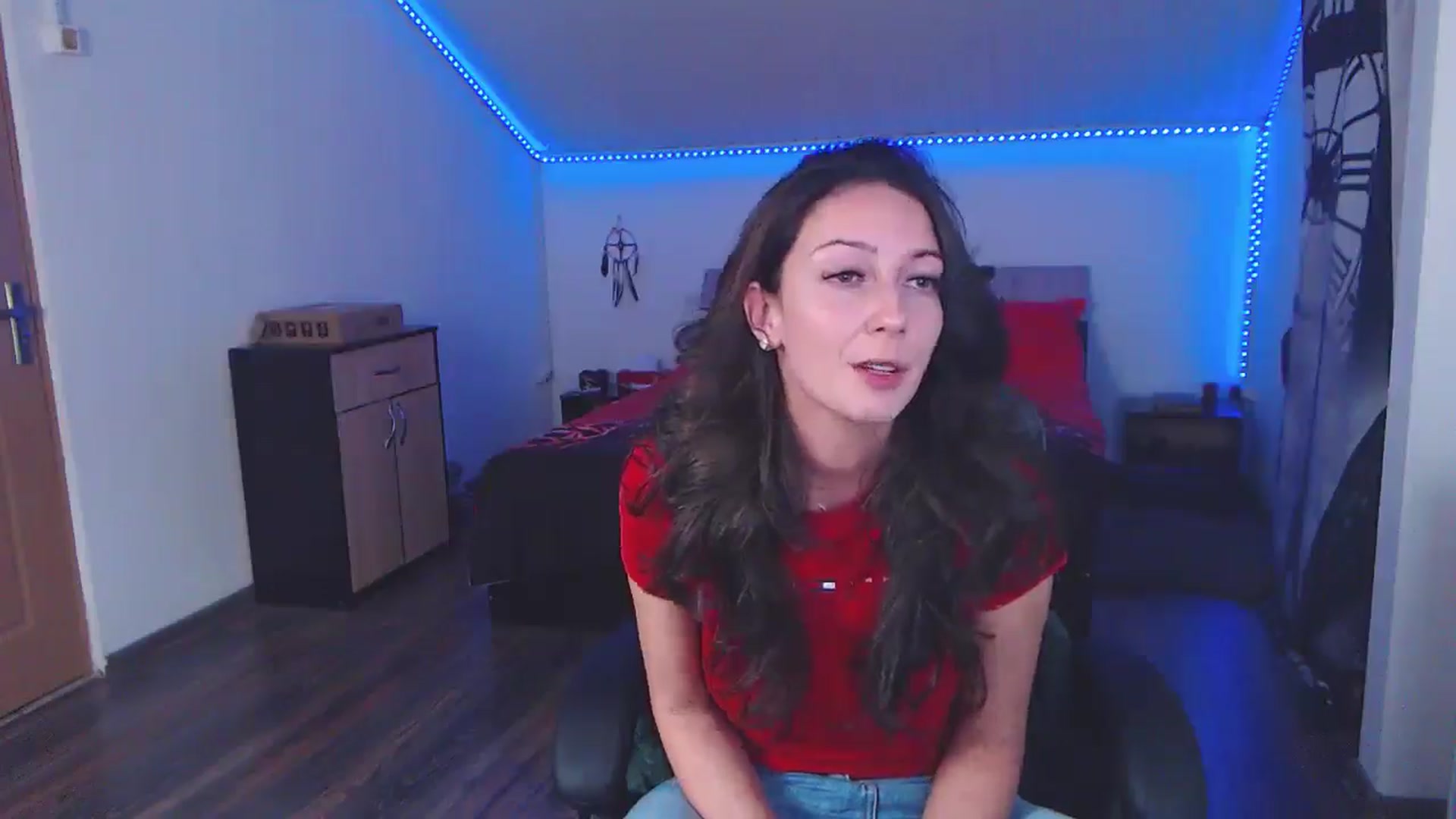 Gallery image thumbnail from SlimCurly's myfreecams stream on, 01/01/2026, 24:44 image 2 of 20