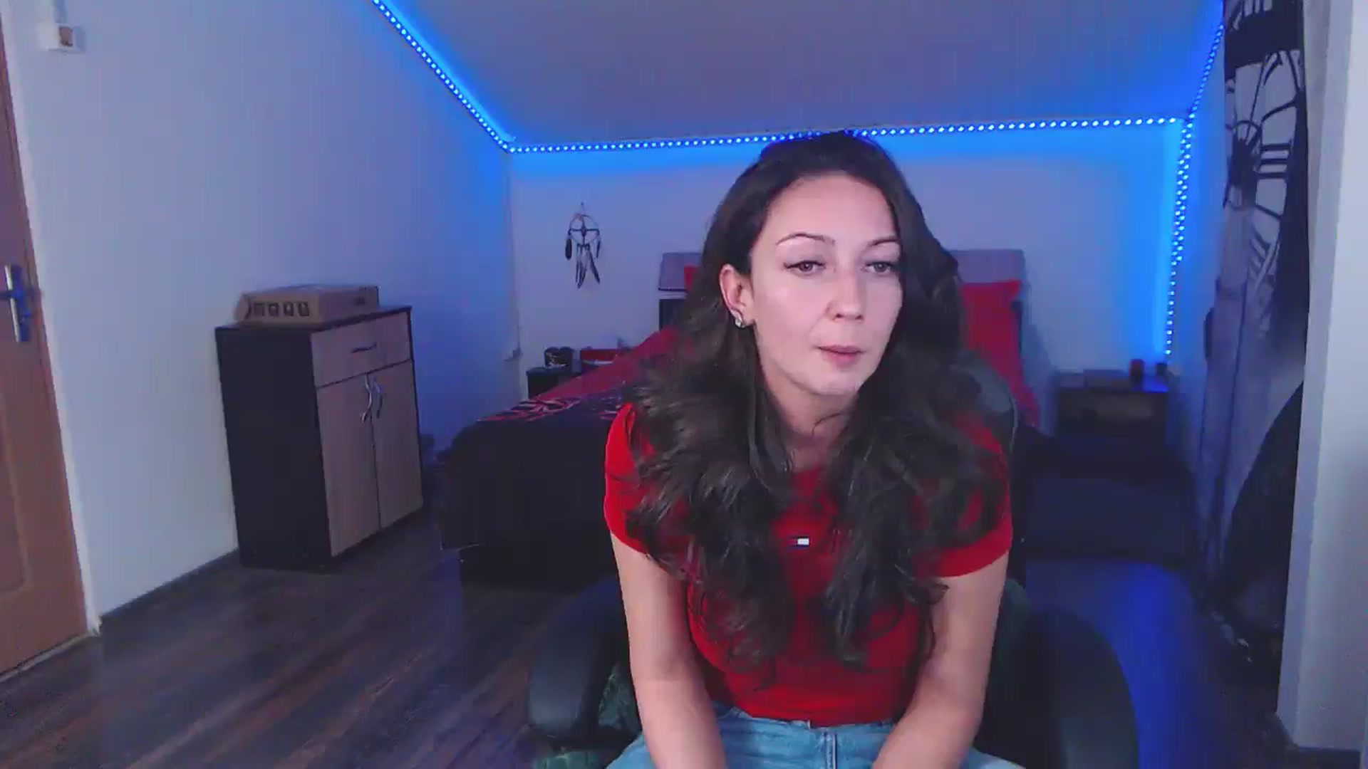 Gallery image thumbnail from SlimCurly's myfreecams stream on, 01/01/2026, 24:44 image 3 of 20