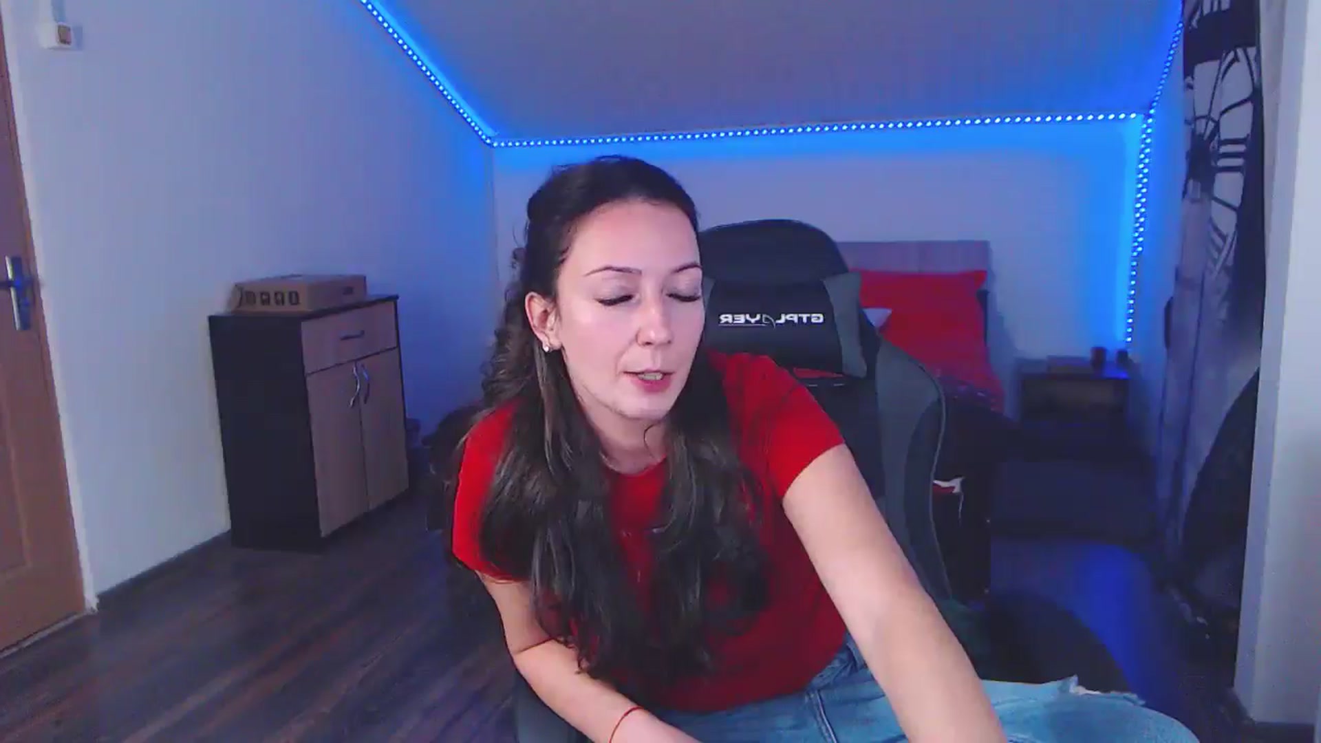 Gallery image thumbnail from SlimCurly's myfreecams stream on, 01/01/2026, 24:44 image 19 of 20