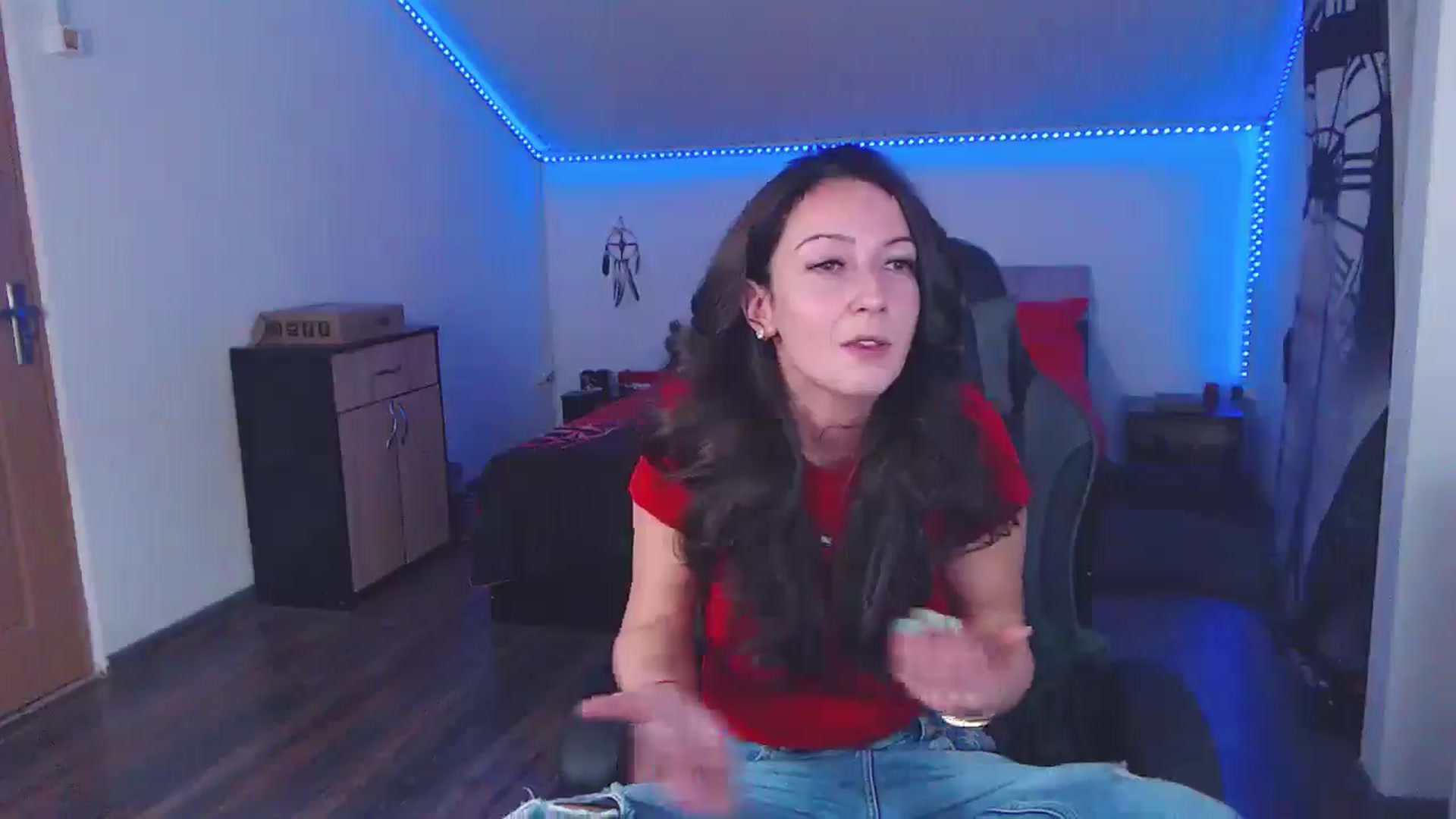 Gallery image thumbnail from SlimCurly's myfreecams stream on, 01/01/2026, 24:44 image 12 of 20