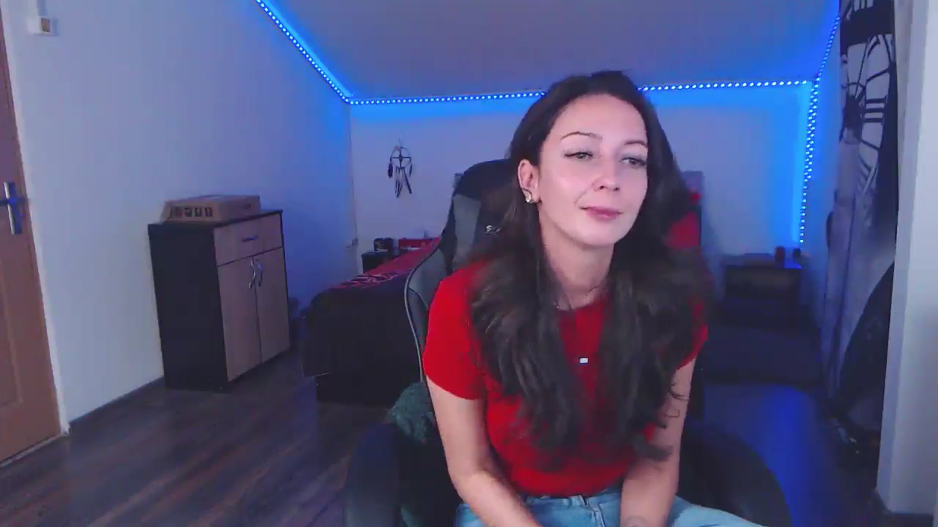 Gallery image thumbnail from SlimCurly's myfreecams stream on, 01/01/2026, 24:44 image 15 of 20