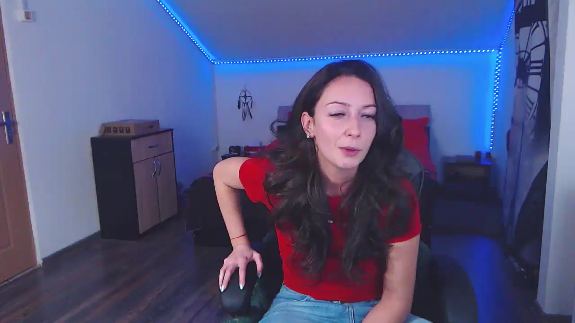 Gallery image thumbnail from SlimCurly's myfreecams stream on, 01/01/2026, 24:44 image 5 of 20