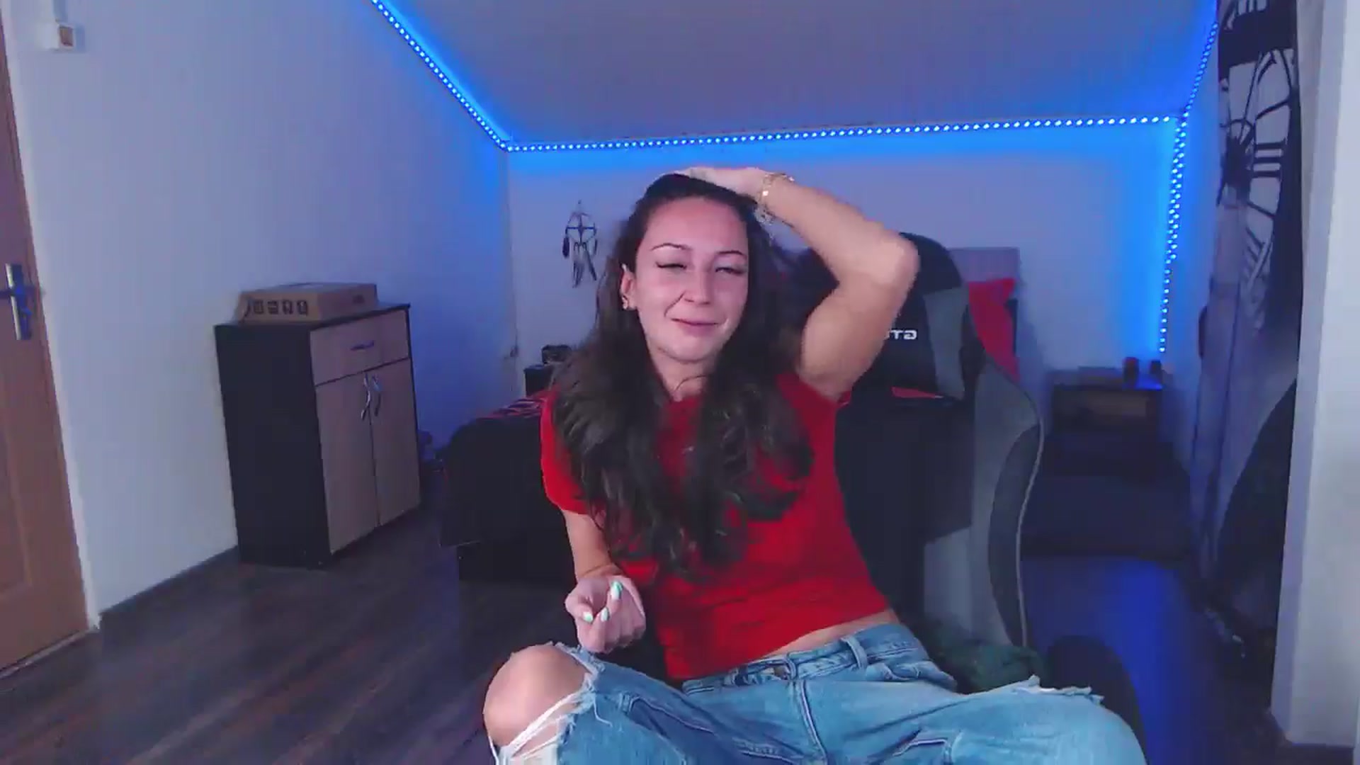 Gallery image thumbnail from SlimCurly's myfreecams stream on, 01/01/2026, 24:44 image 17 of 20