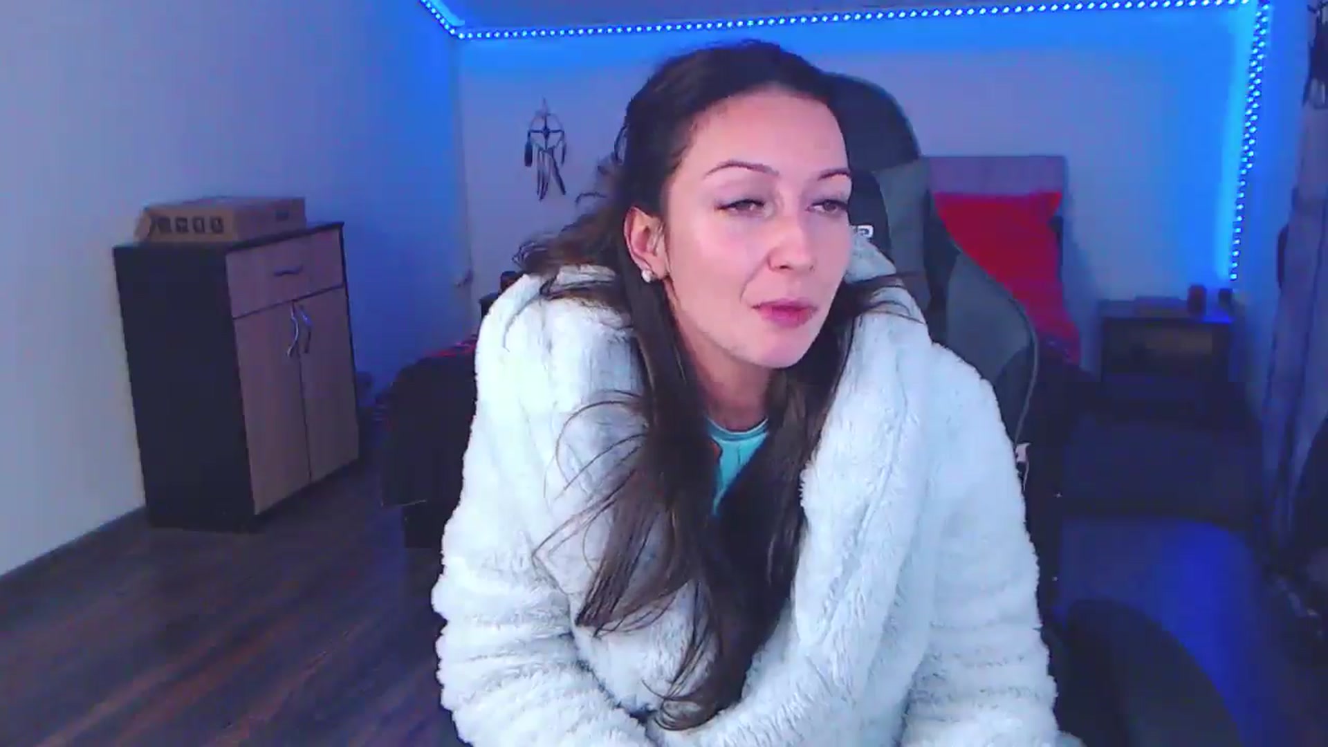 Gallery image thumbnail from SlimCurly's myfreecams stream on, 01/01/2026, 04:02 image 17 of 20
