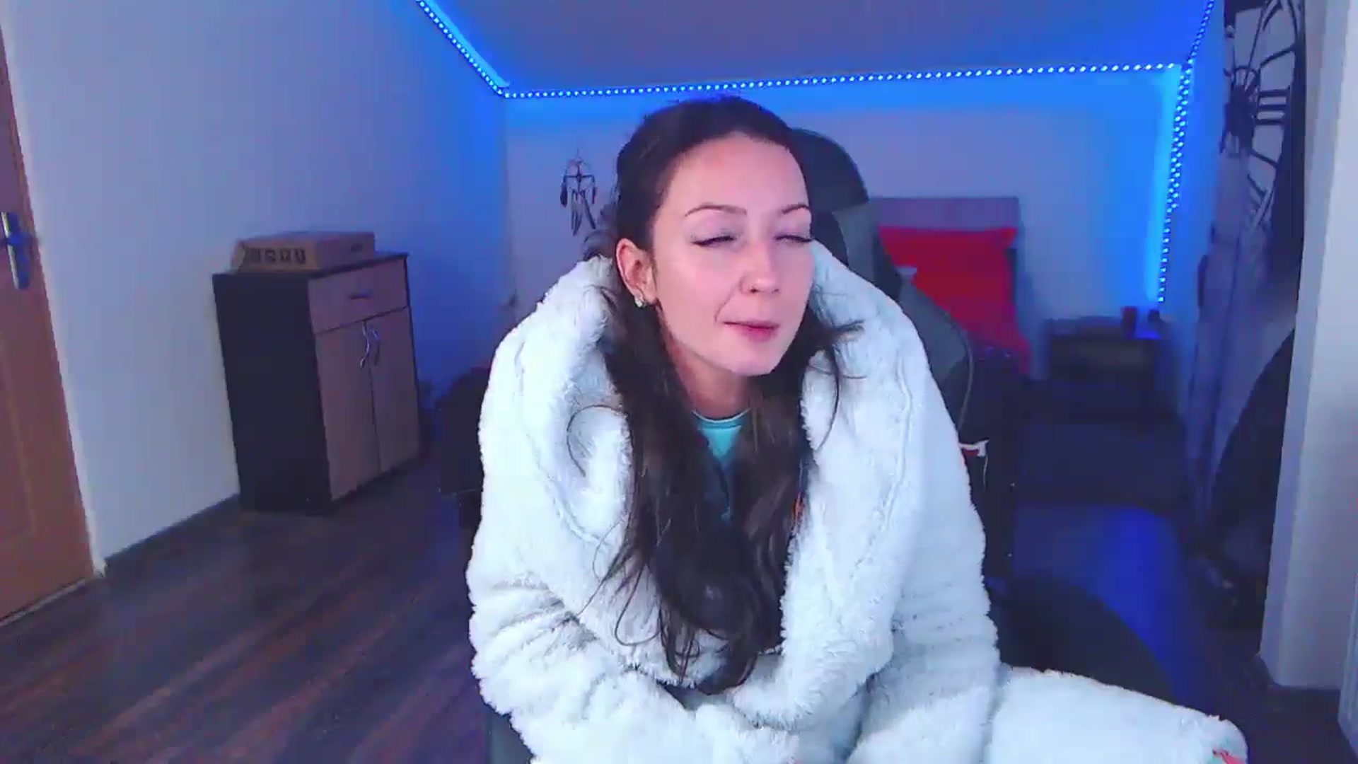 Gallery image thumbnail from SlimCurly's myfreecams stream on, 01/01/2026, 04:02 image 18 of 20