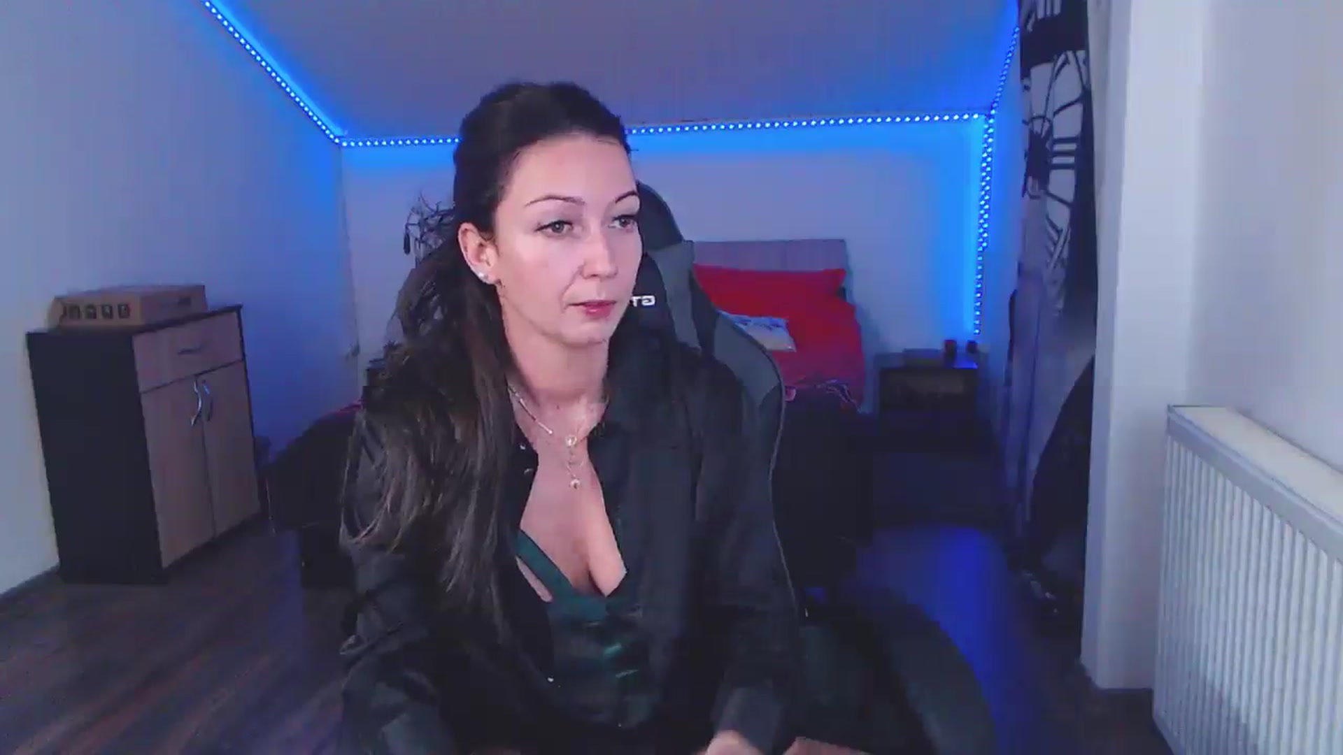 Gallery image thumbnail from SlimCurly's myfreecams stream on, 01/02/2026, 24:02 image 2 of 20