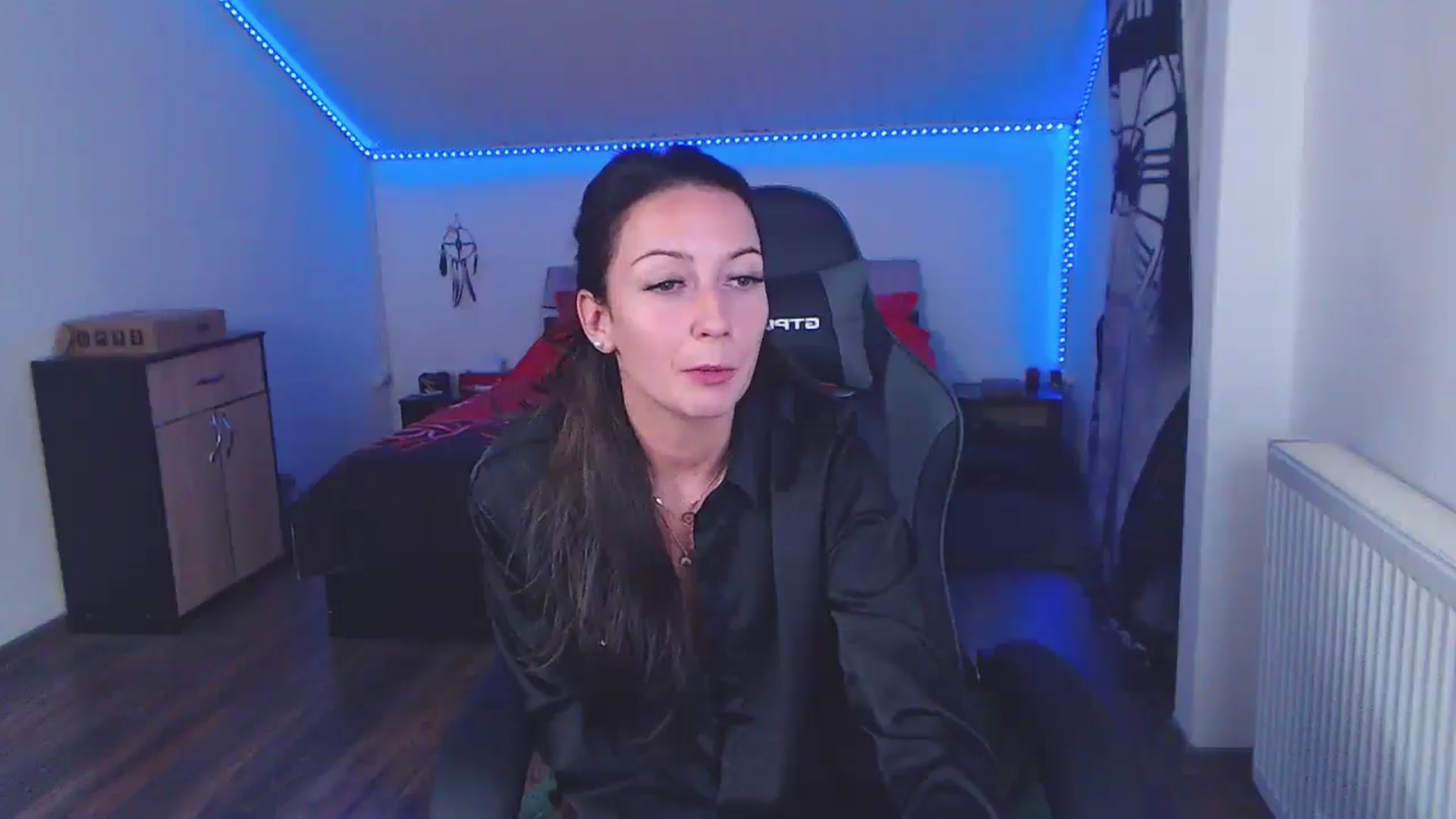 Gallery image thumbnail from SlimCurly's myfreecams stream on, 01/02/2026, 24:02 image 14 of 20