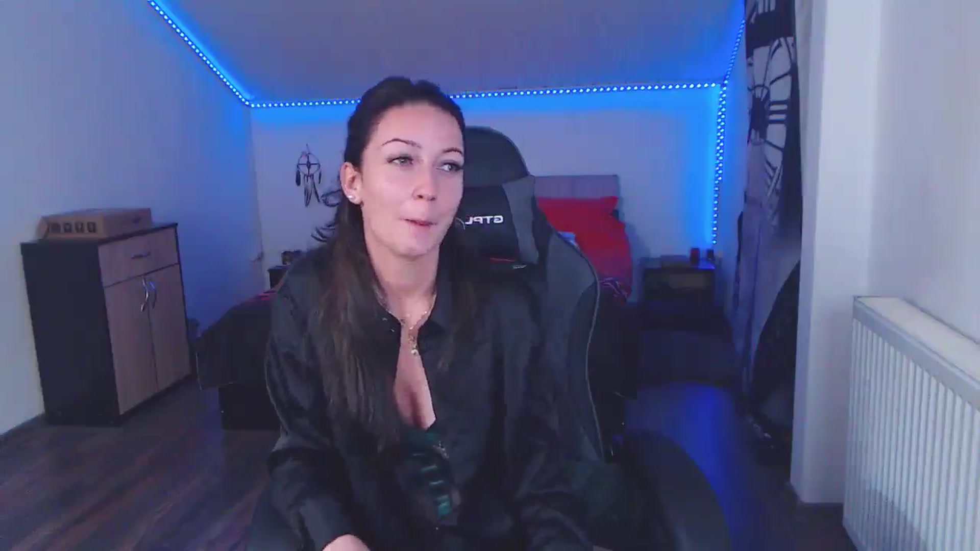 Gallery image thumbnail from SlimCurly's myfreecams stream on, 01/02/2026, 24:02 image 6 of 20