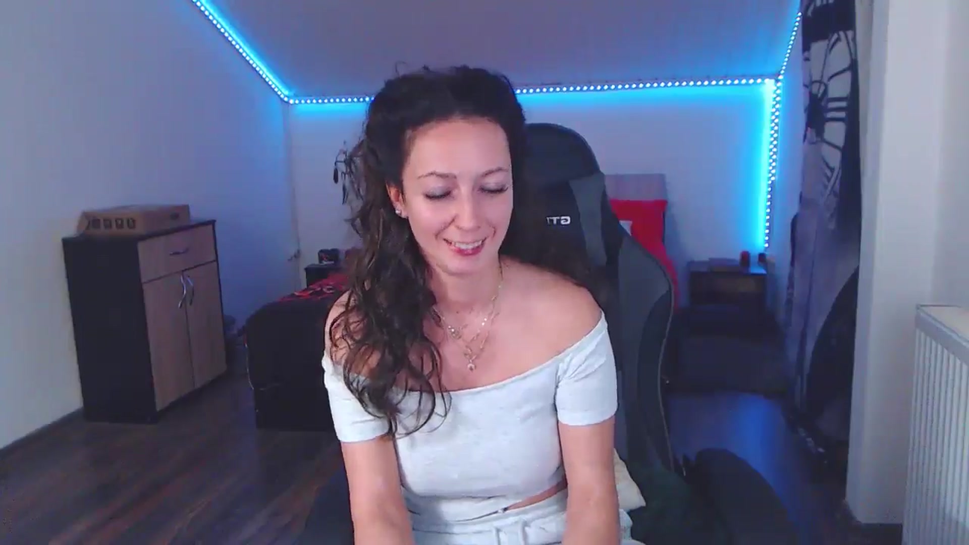 Gallery image thumbnail from SlimCurly's myfreecams stream on, 01/04/2026, 01:21 image 4 of 20