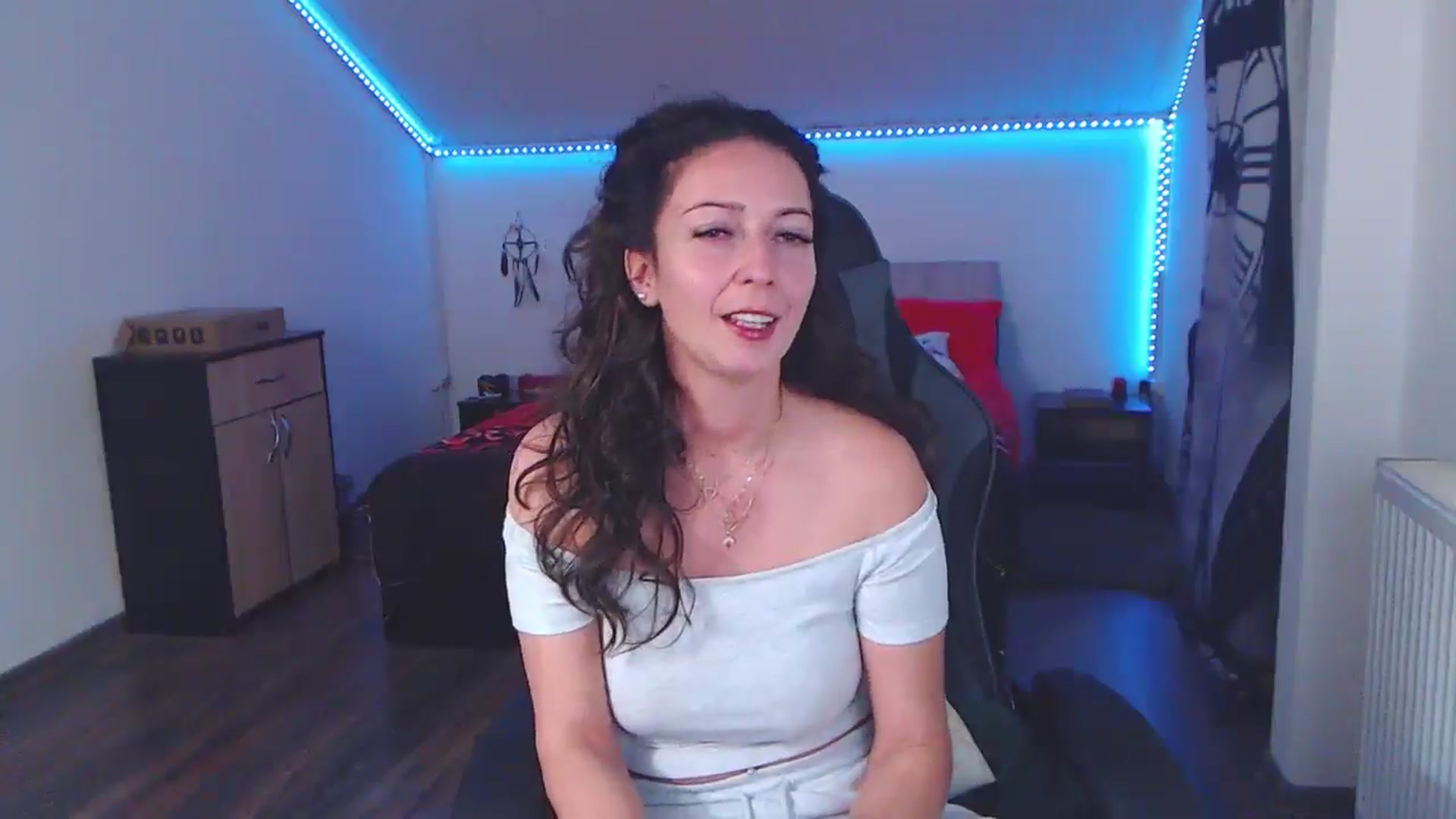 Gallery image thumbnail from SlimCurly's myfreecams stream on, 01/04/2026, 01:21 image 3 of 20