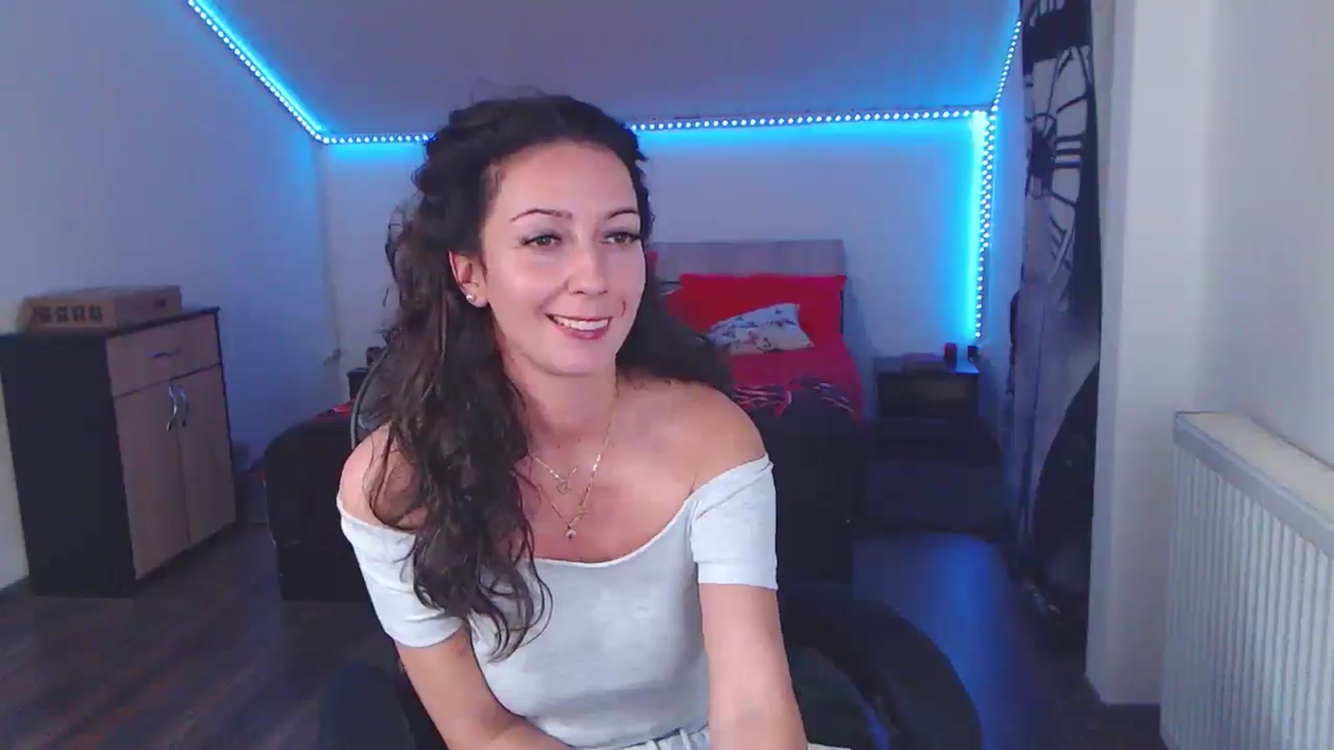Gallery image thumbnail from SlimCurly's myfreecams stream on, 01/04/2026, 01:21 image 16 of 20