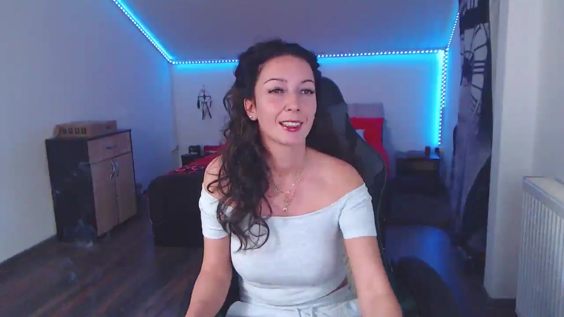 Gallery image thumbnail from SlimCurly's myfreecams stream on, 01/04/2026, 01:21 image 2 of 20