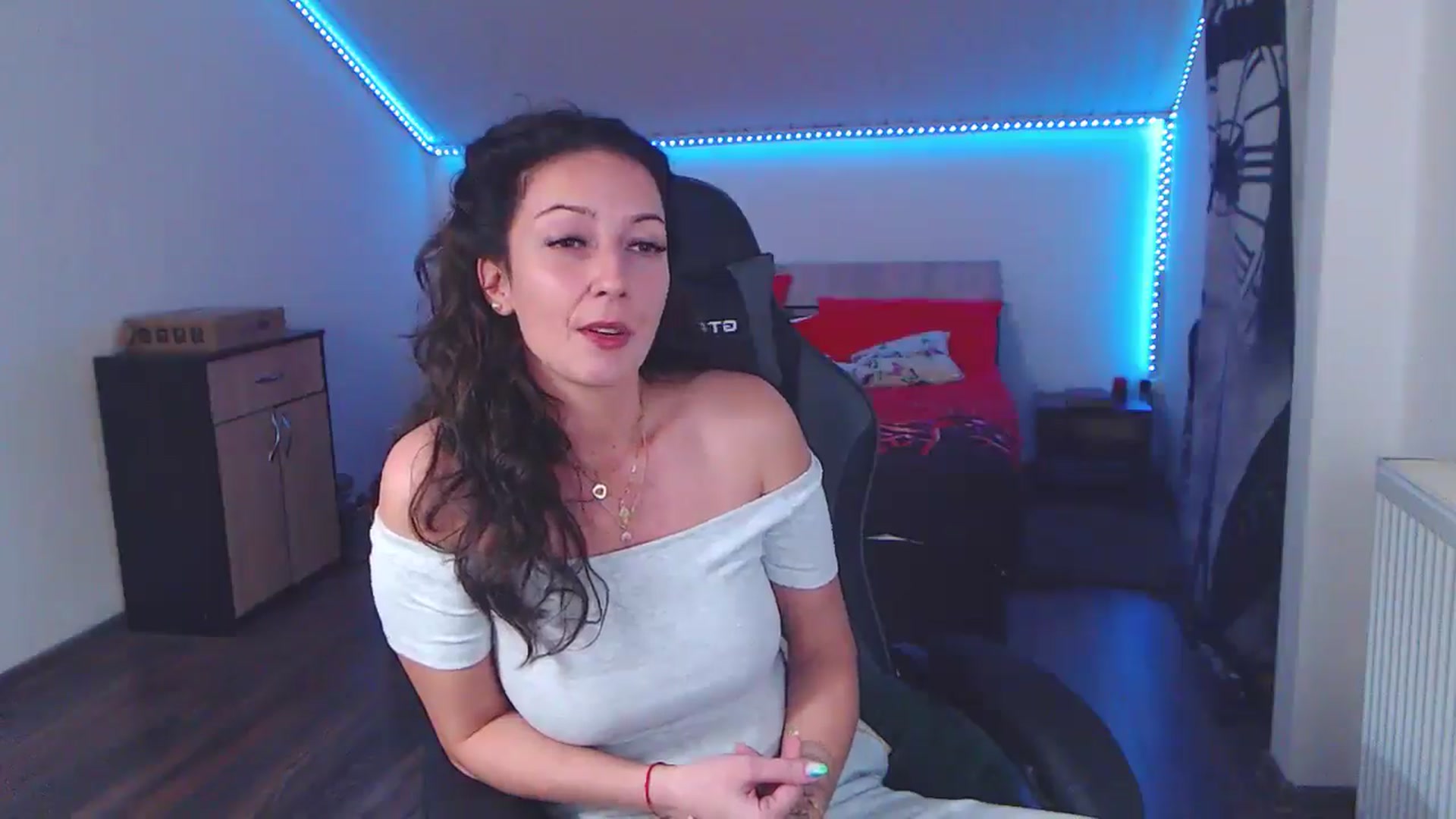 Gallery image thumbnail from SlimCurly's myfreecams stream on, 01/04/2026, 01:21 image 10 of 20