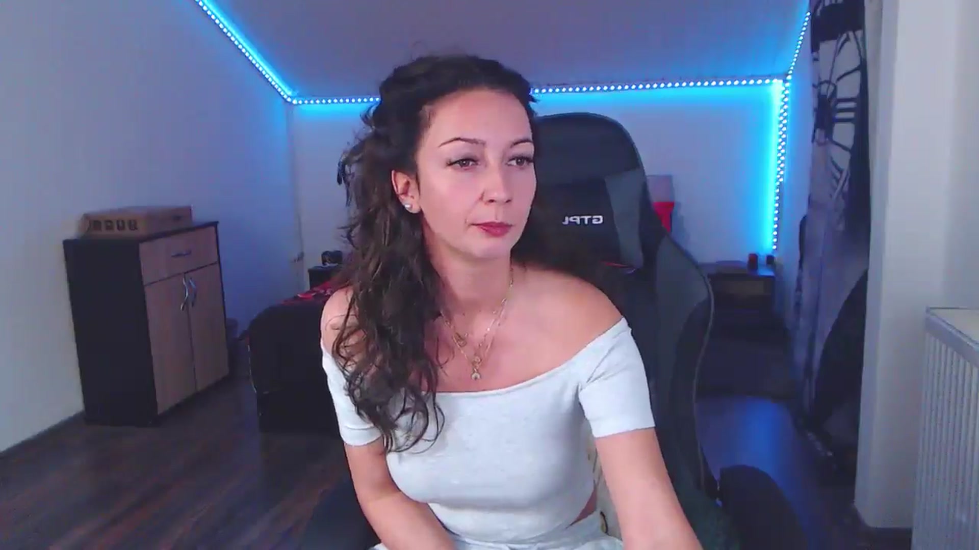 Gallery image thumbnail from SlimCurly's myfreecams stream on, 01/04/2026, 01:21 image 7 of 20