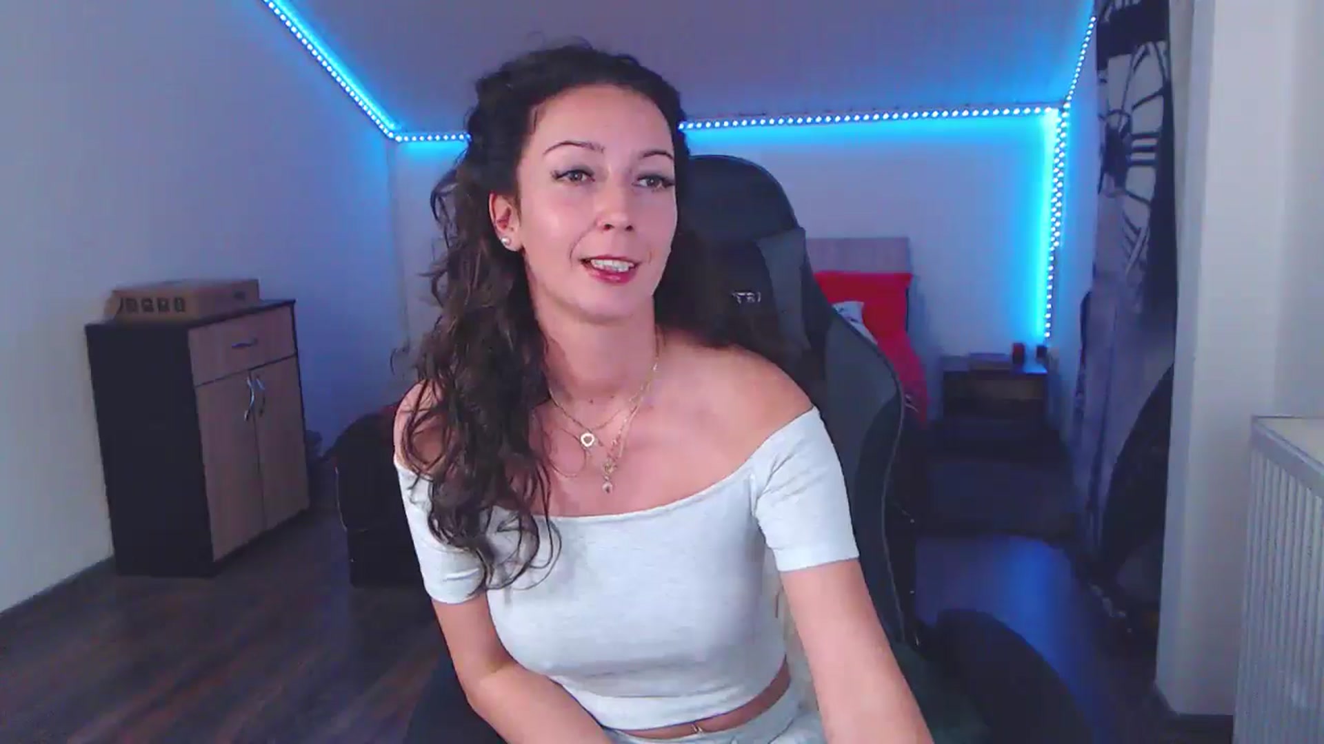 Gallery image thumbnail from SlimCurly's myfreecams stream on, 01/04/2026, 01:21 image 6 of 20