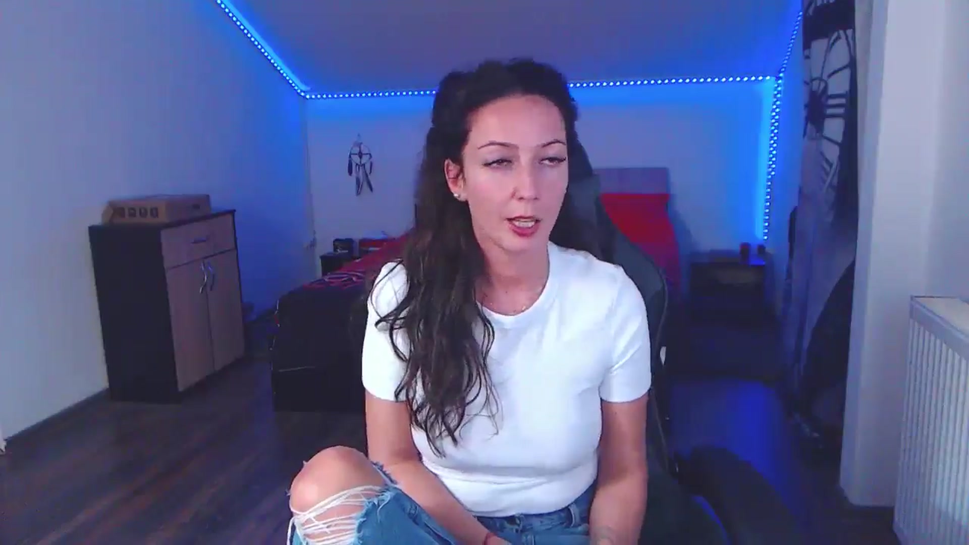 Gallery image thumbnail from SlimCurly's myfreecams stream on, 01/05/2026, 24:44 image 4 of 20