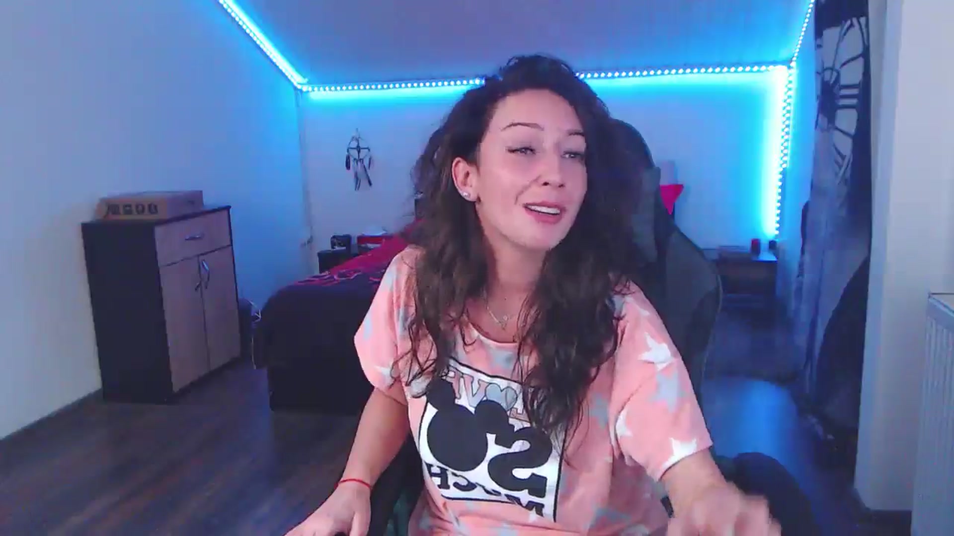 Gallery image thumbnail from SlimCurly's myfreecams stream on, 01/07/2026, 03:15 image 18 of 20