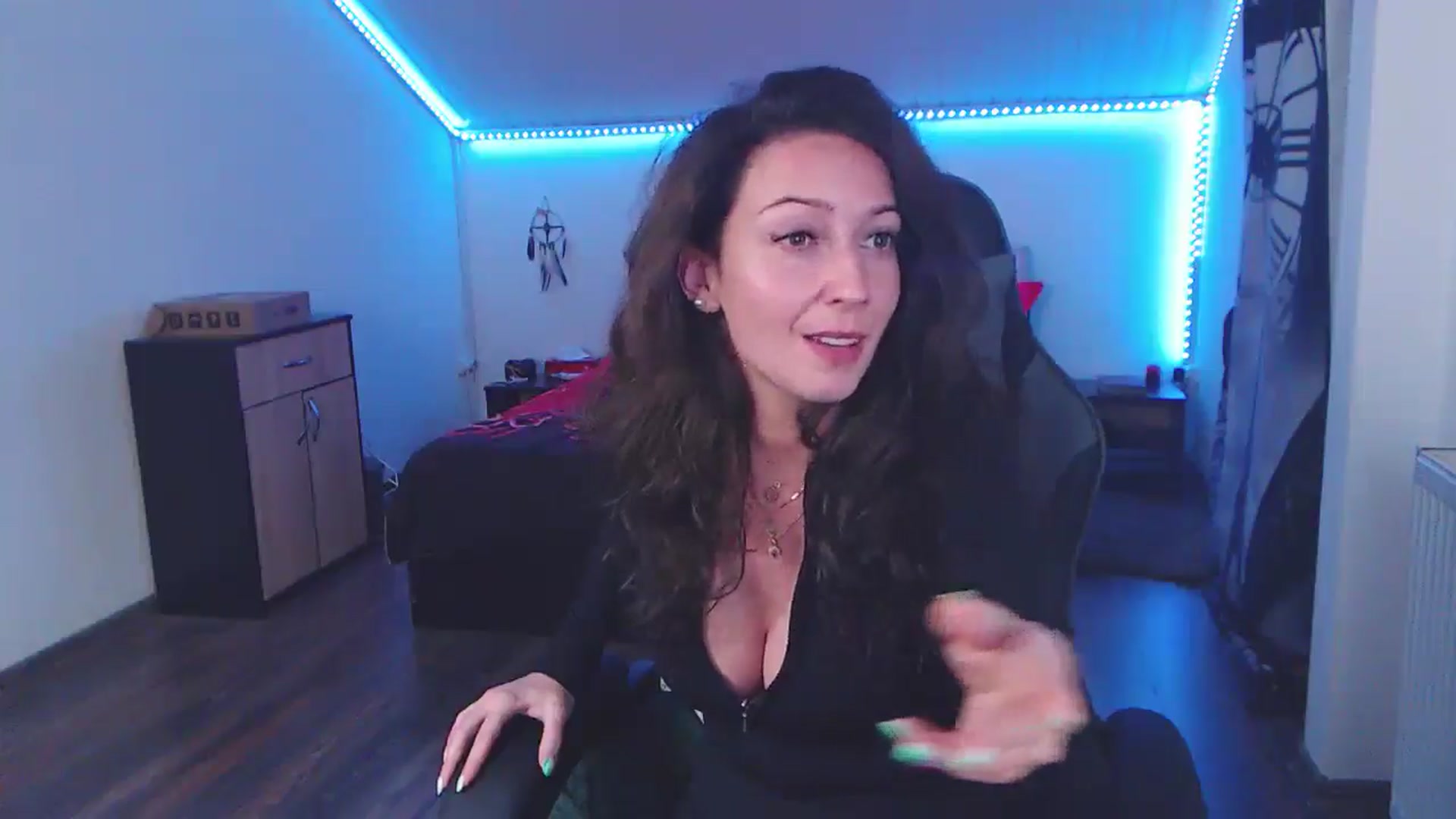 Gallery image thumbnail from SlimCurly's myfreecams stream on, 01/07/2026, 03:15 image 10 of 20