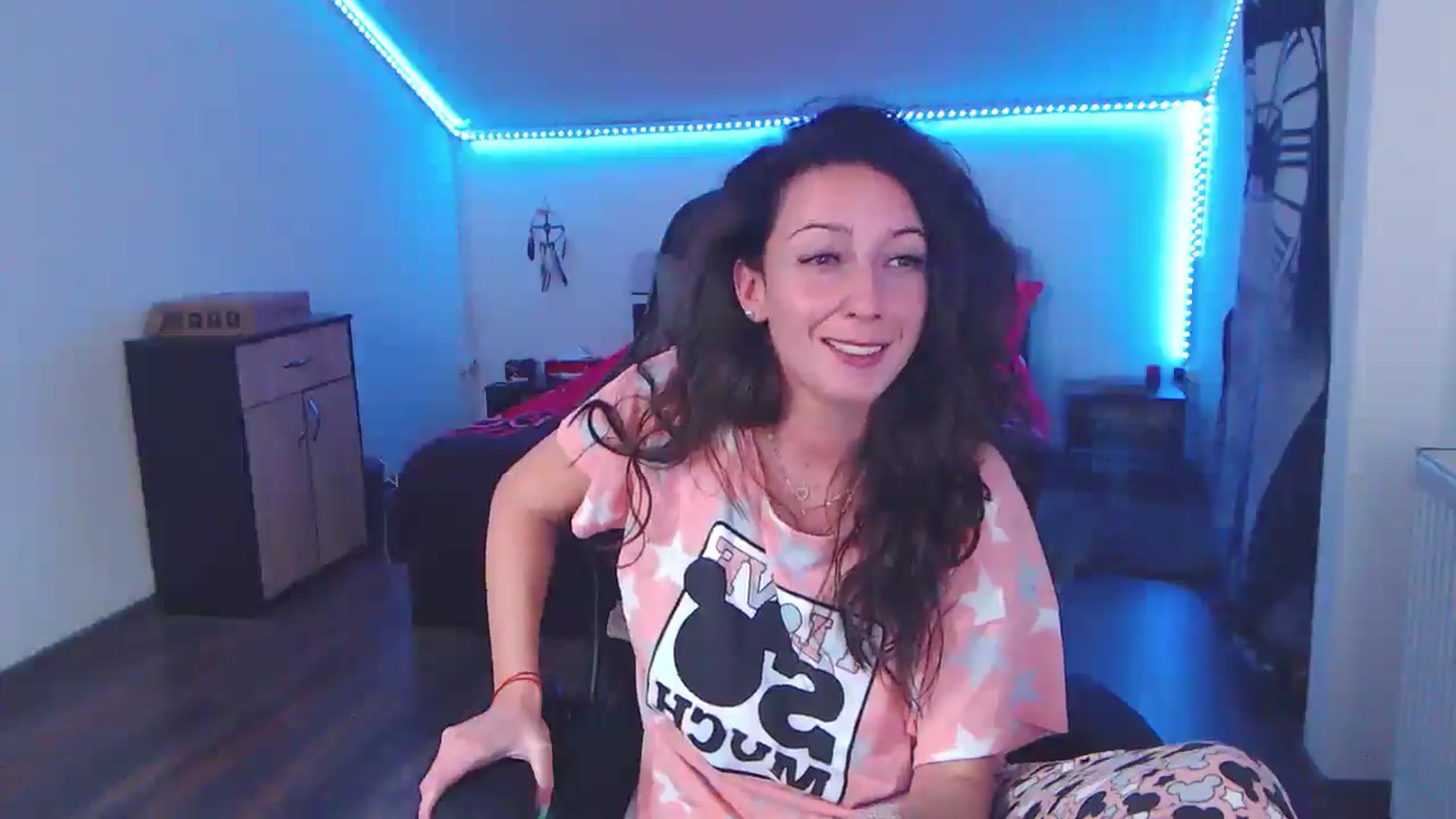 Gallery image thumbnail from SlimCurly's myfreecams stream on, 01/07/2026, 03:15 image 12 of 20