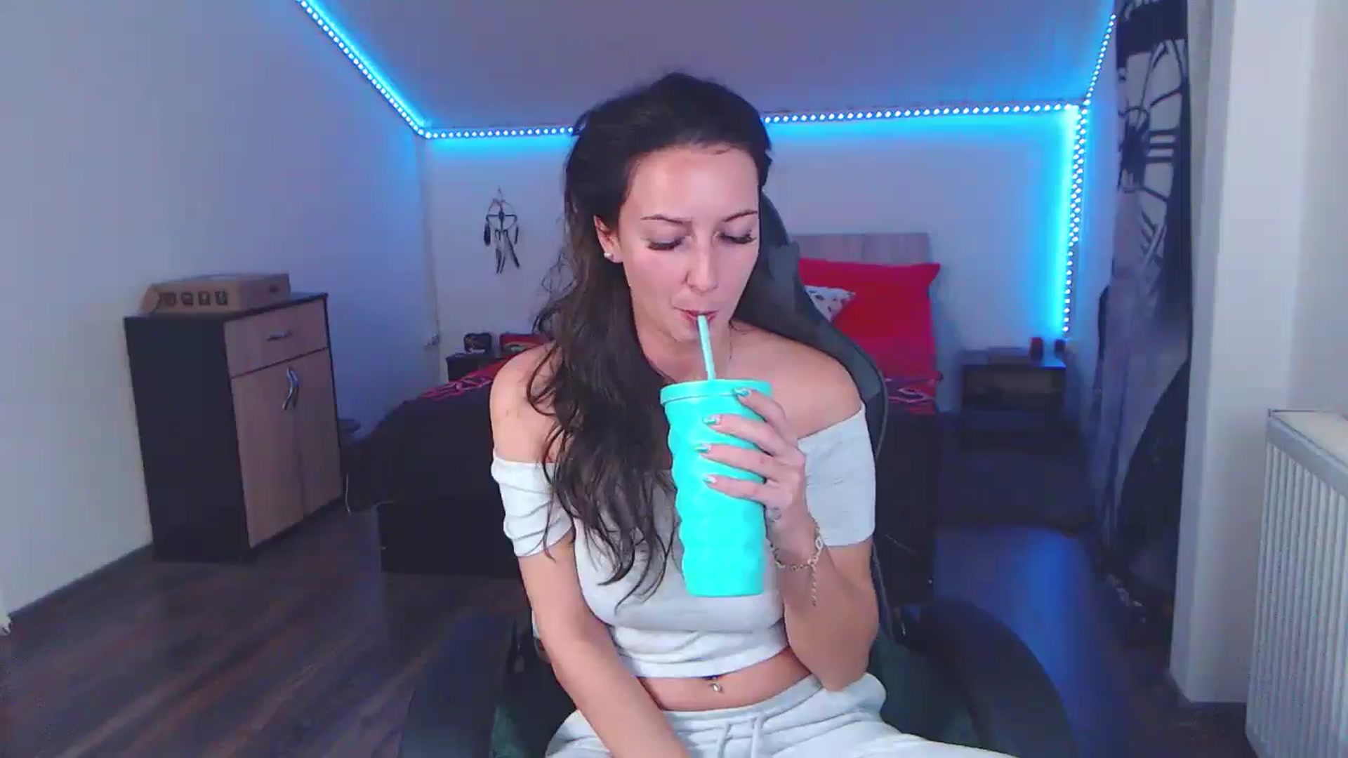 Gallery image thumbnail from SlimCurly's myfreecams stream on, 01/08/2026, 24:01 image 17 of 20