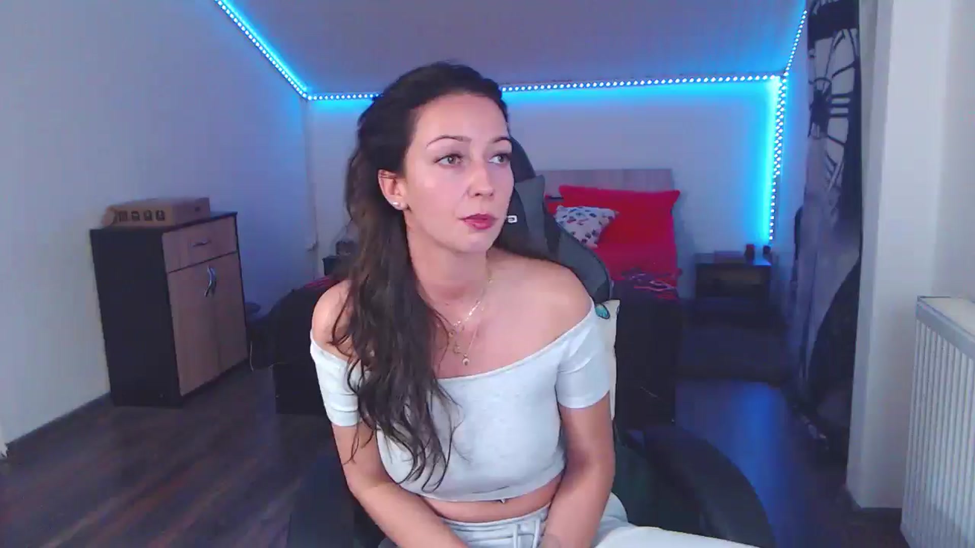 Gallery image thumbnail from SlimCurly's myfreecams stream on, 01/08/2026, 24:01 image 13 of 20