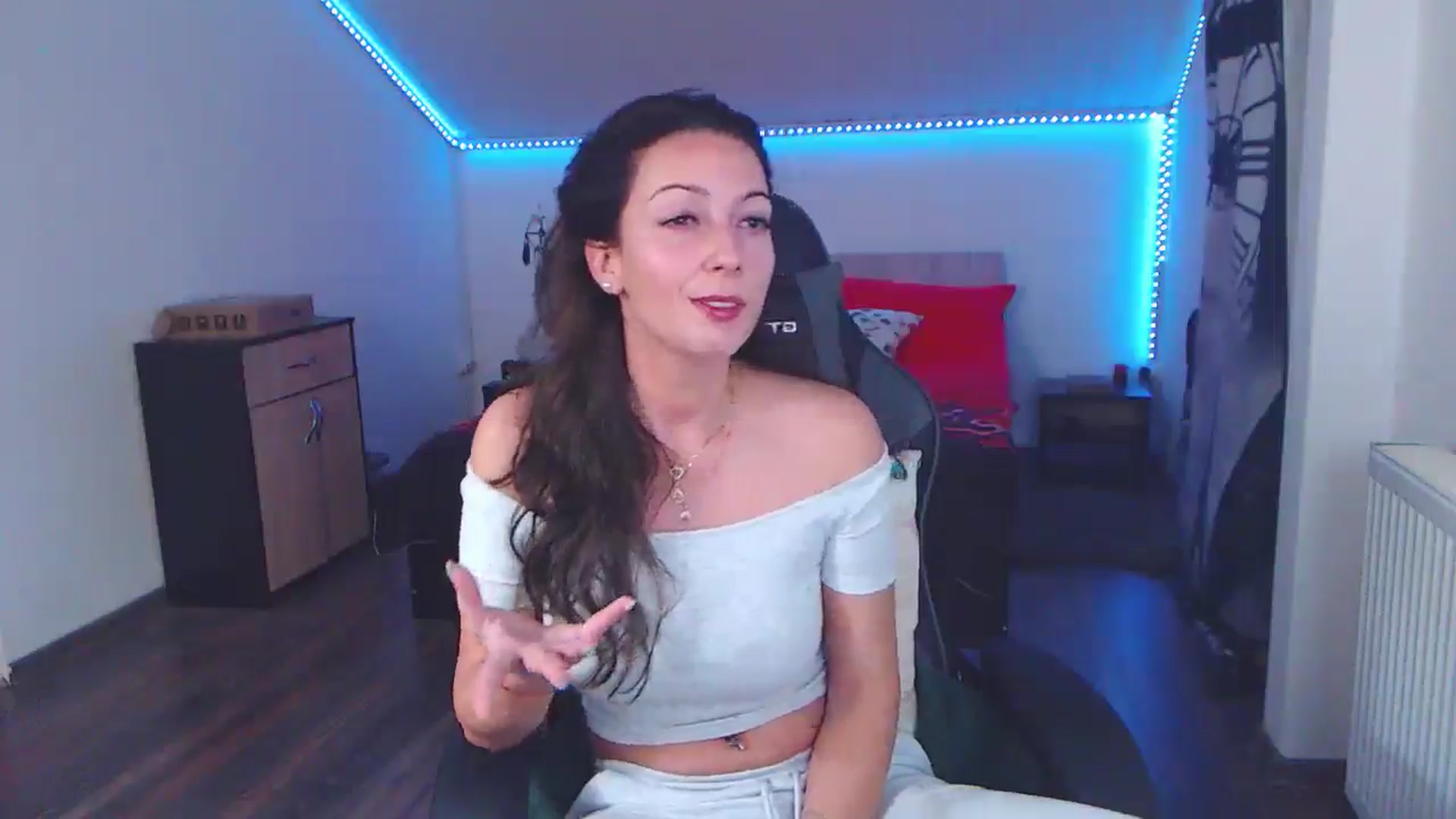 Gallery image thumbnail from SlimCurly's myfreecams stream on, 01/08/2026, 24:01 image 9 of 20
