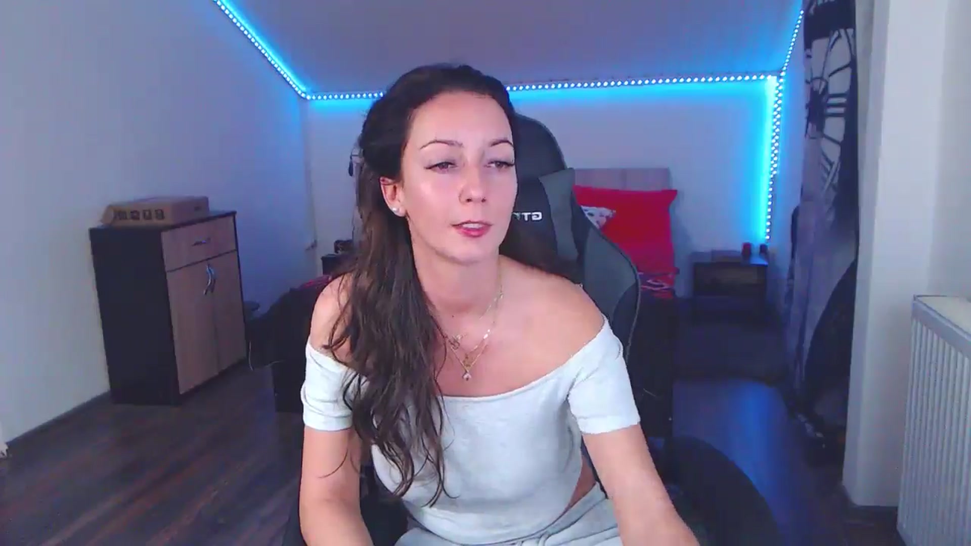 Gallery image thumbnail from SlimCurly's myfreecams stream on, 01/08/2026, 24:01 image 19 of 20