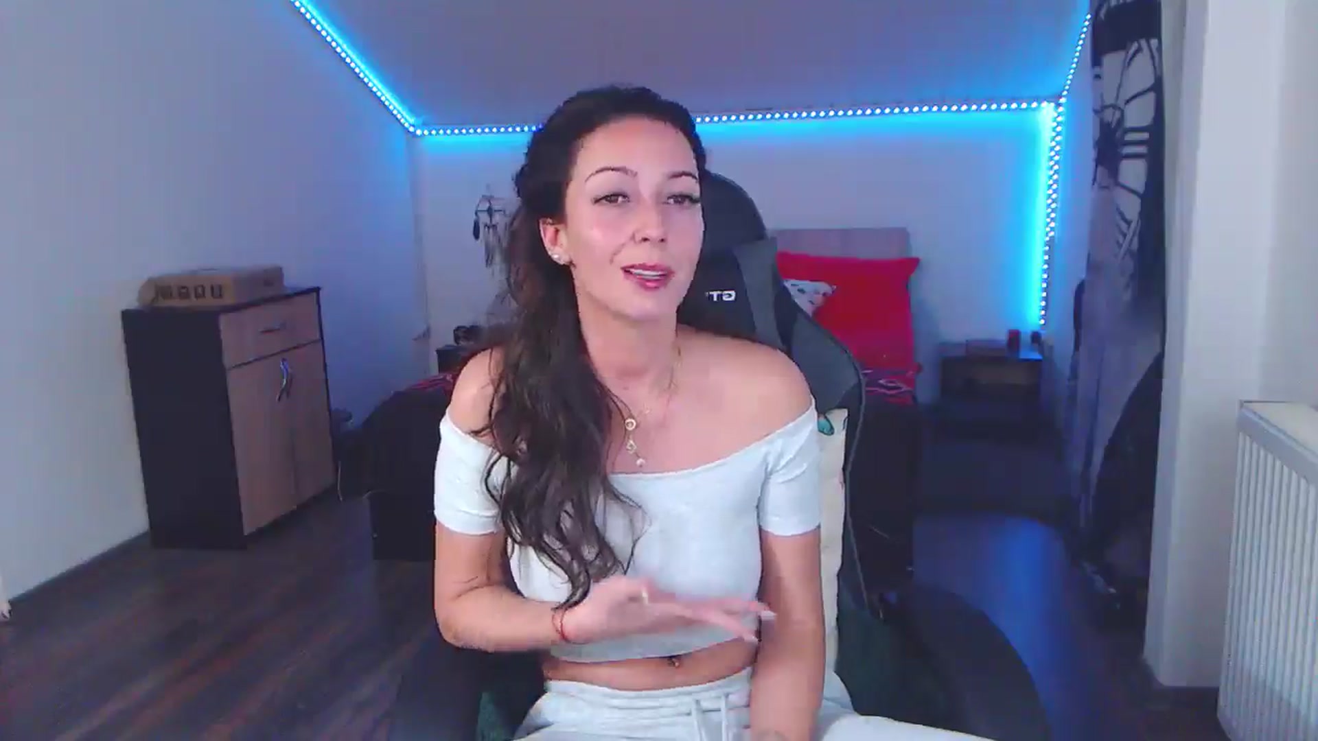Gallery image thumbnail from SlimCurly's myfreecams stream on, 01/08/2026, 24:01 image 10 of 20