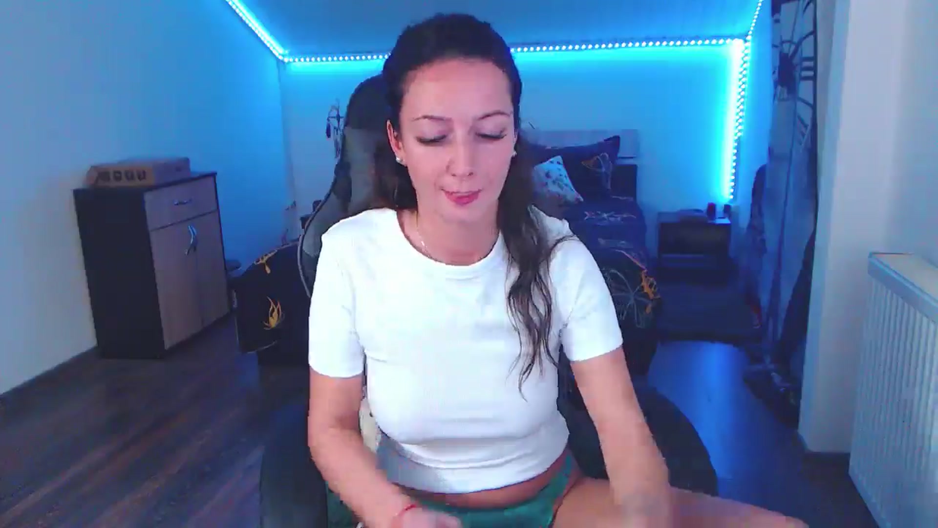 Gallery image thumbnail from SlimCurly's myfreecams stream on, 01/10/2026, 01:02 image 12 of 20
