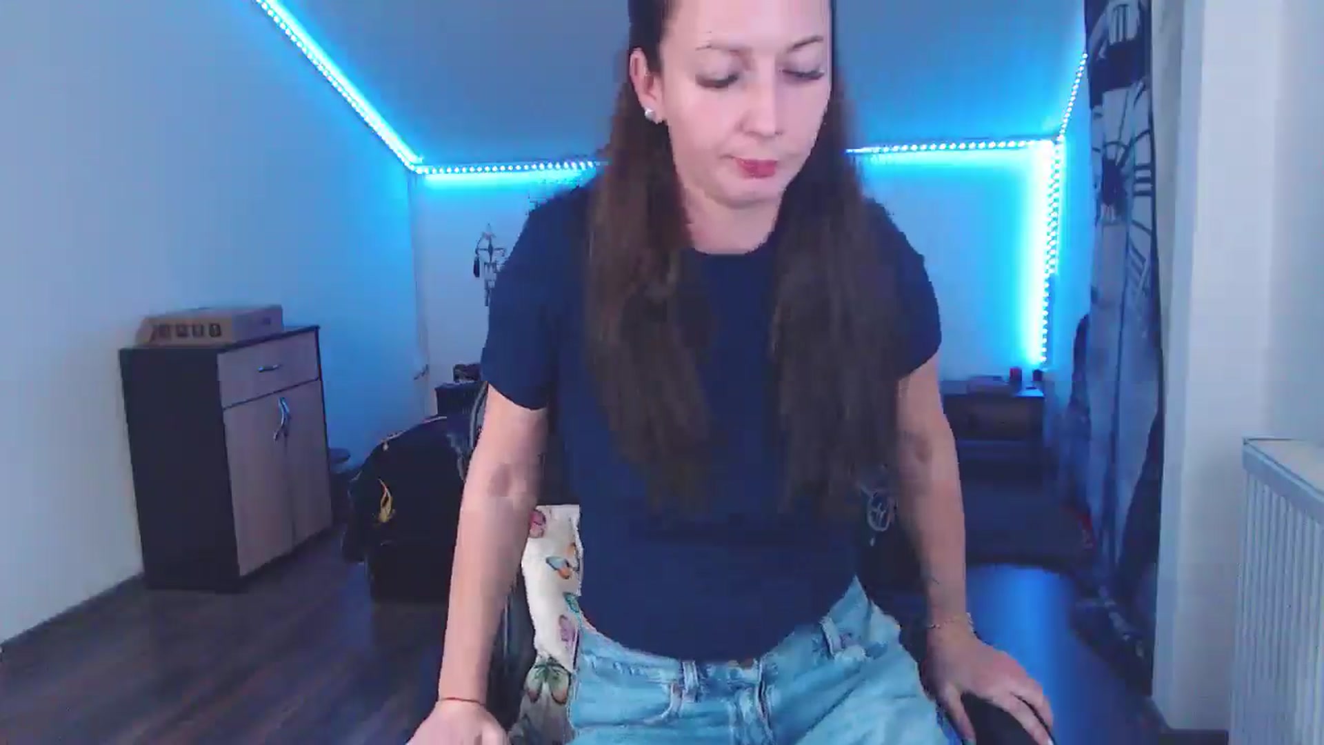 Gallery image thumbnail from SlimCurly's myfreecams stream on, 01/10/2026, 23:06 image 18 of 20