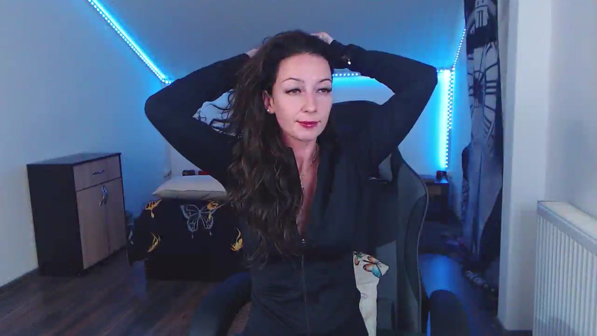 Gallery image thumbnail from SlimCurly's myfreecams stream on, 01/18/2026, 24:15 image 2 of 20