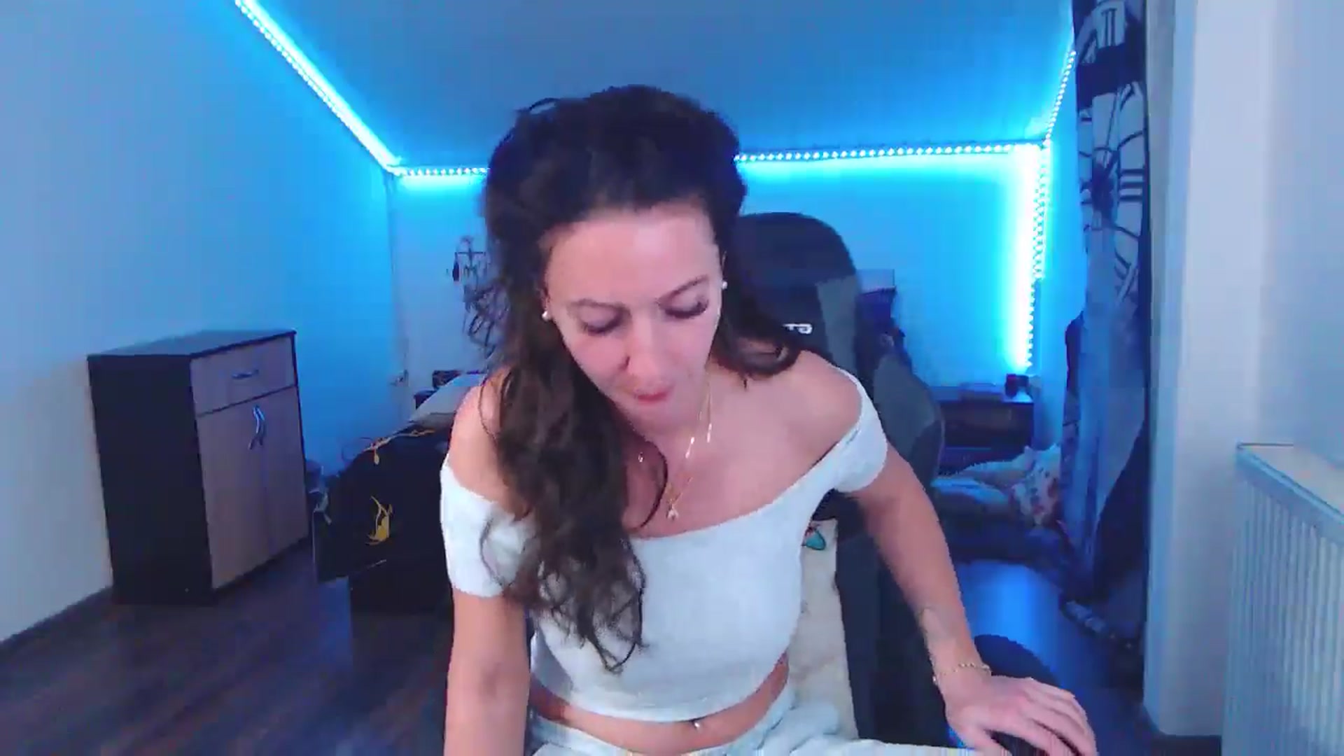 Gallery image thumbnail from SlimCurly's myfreecams stream on, 01/18/2026, 23:47 image 19 of 20