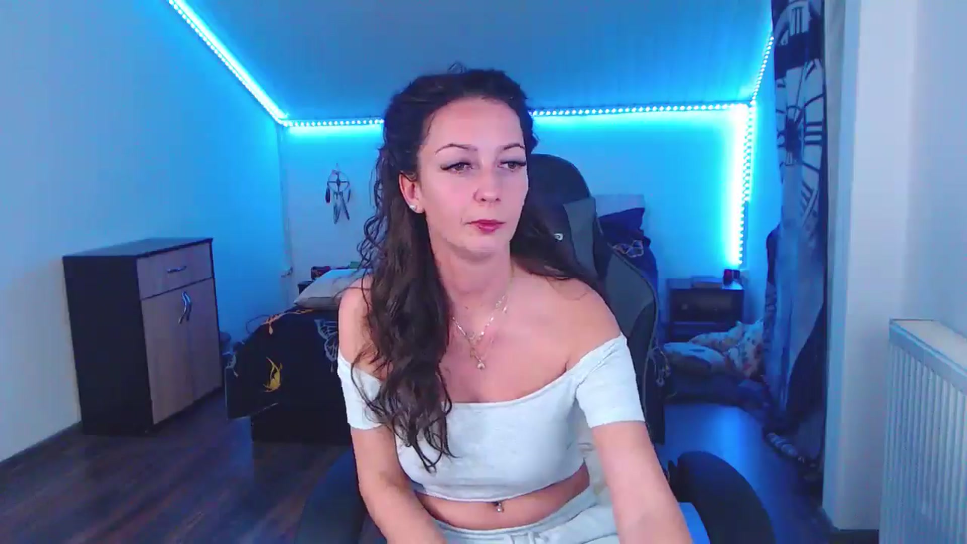 Gallery image thumbnail from SlimCurly's myfreecams stream on, 01/18/2026, 23:47 image 9 of 20