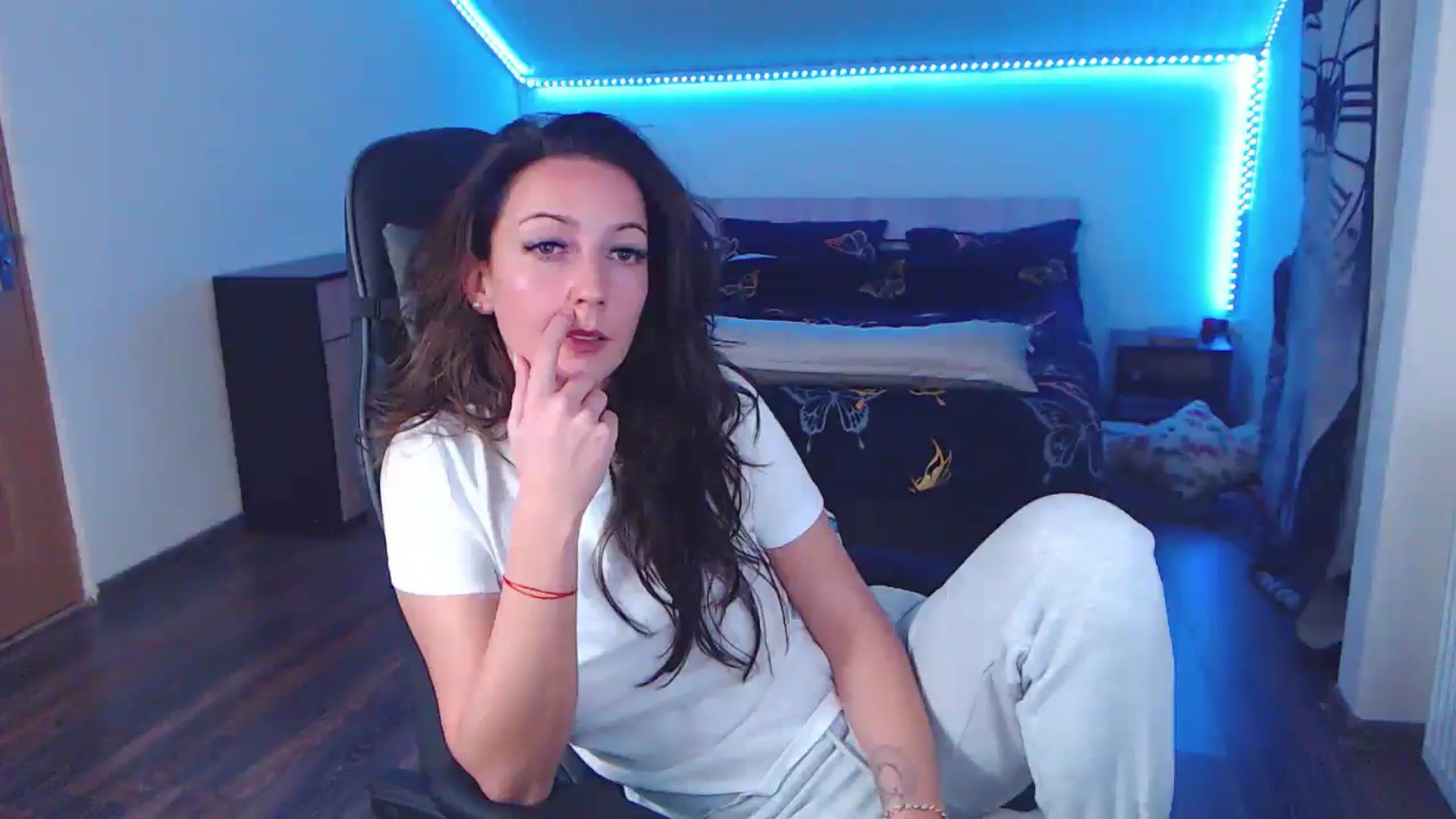 Gallery image thumbnail from SlimCurly's myfreecams stream on, 01/25/2026, 01:49 image 11 of 20
