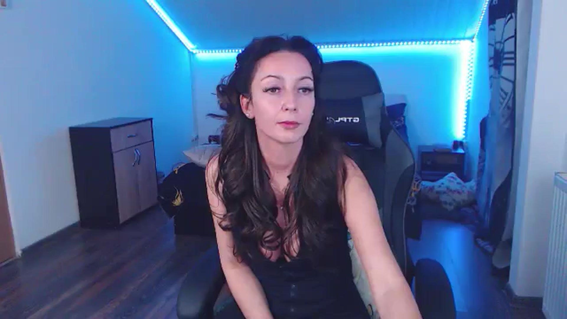 Gallery image thumbnail from SlimCurly's myfreecams stream on, 01/26/2026, 24:33 image 20 of 20