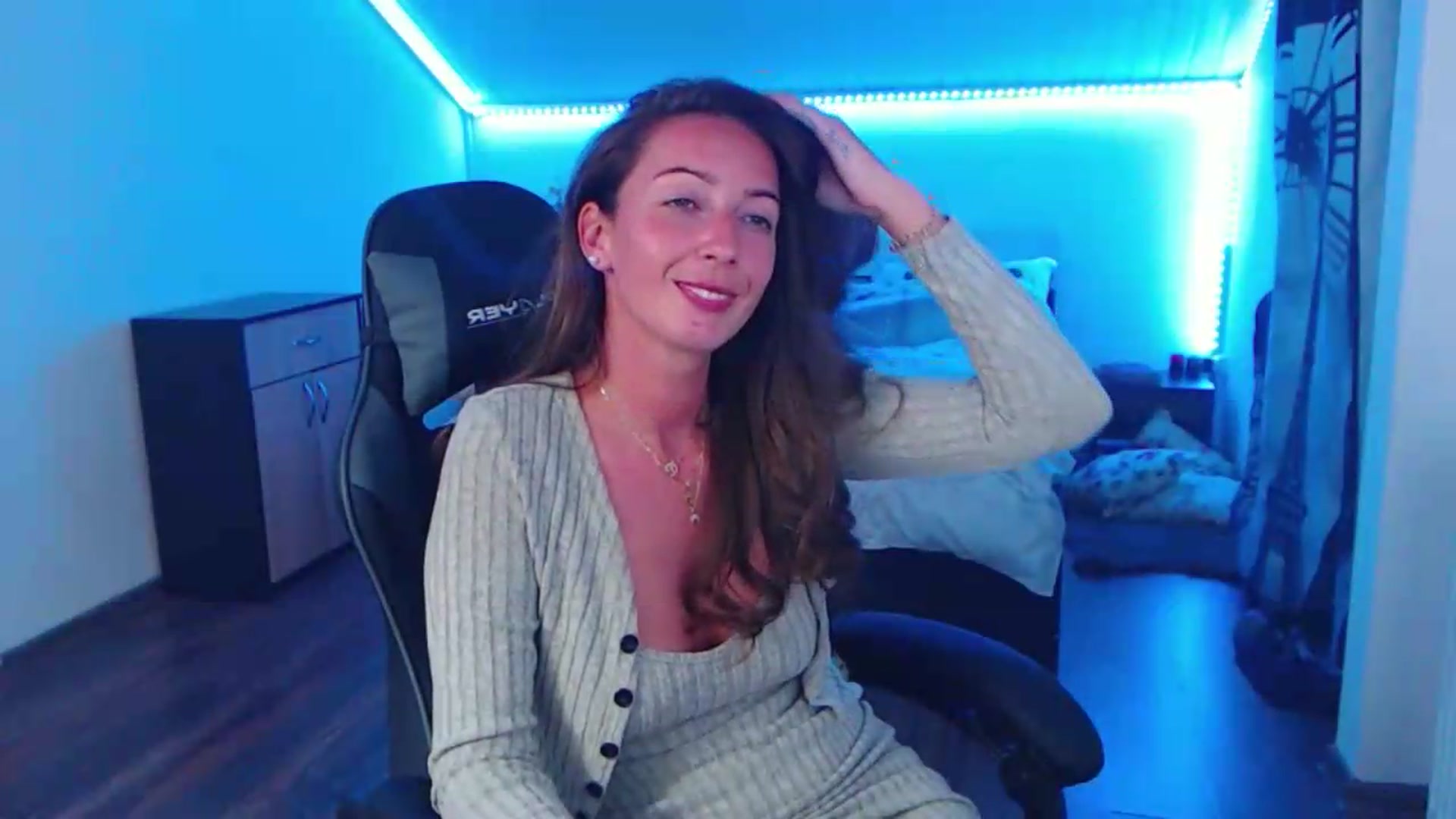 Gallery image thumbnail from SlimCurly's myfreecams stream on, 05/22/2026, 23:32 image 20 of 20