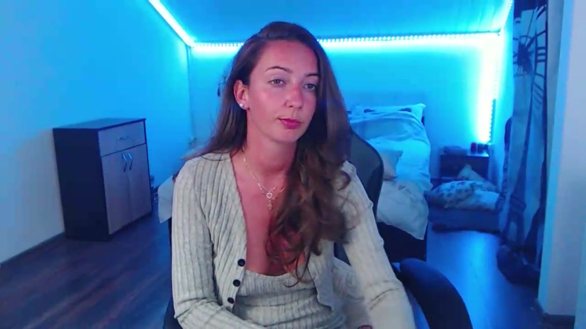 Gallery image thumbnail from SlimCurly's myfreecams stream on, 05/22/2026, 23:32 image 10 of 20