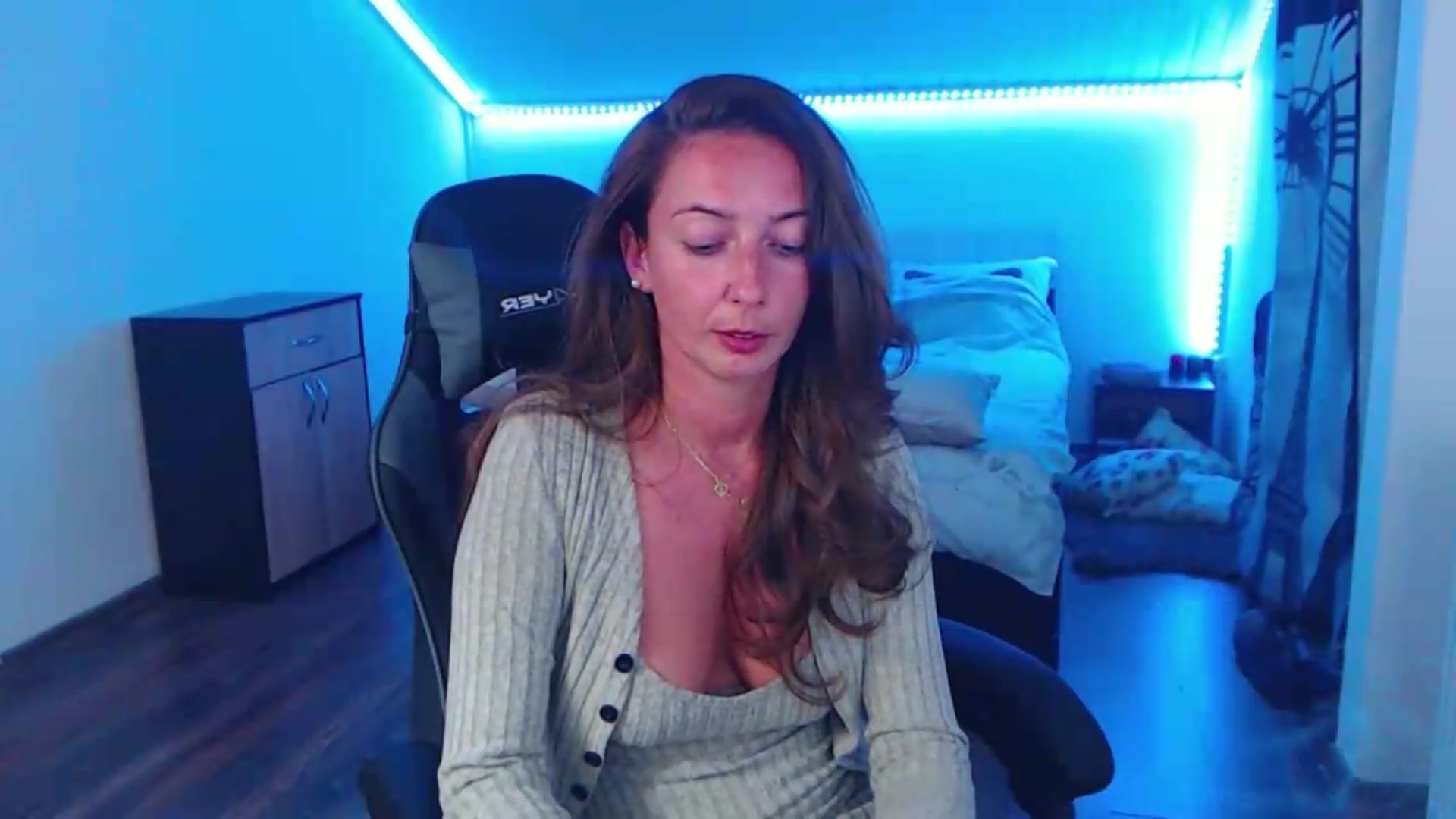 Gallery image thumbnail from SlimCurly's myfreecams stream on, 05/22/2026, 23:32 image 4 of 20